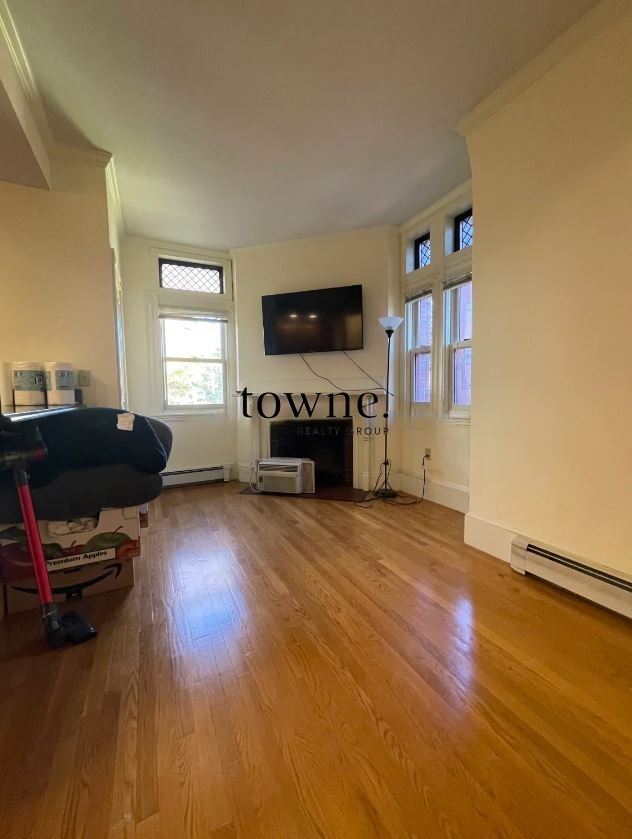 195 Commonwealth Ave, Back Bay