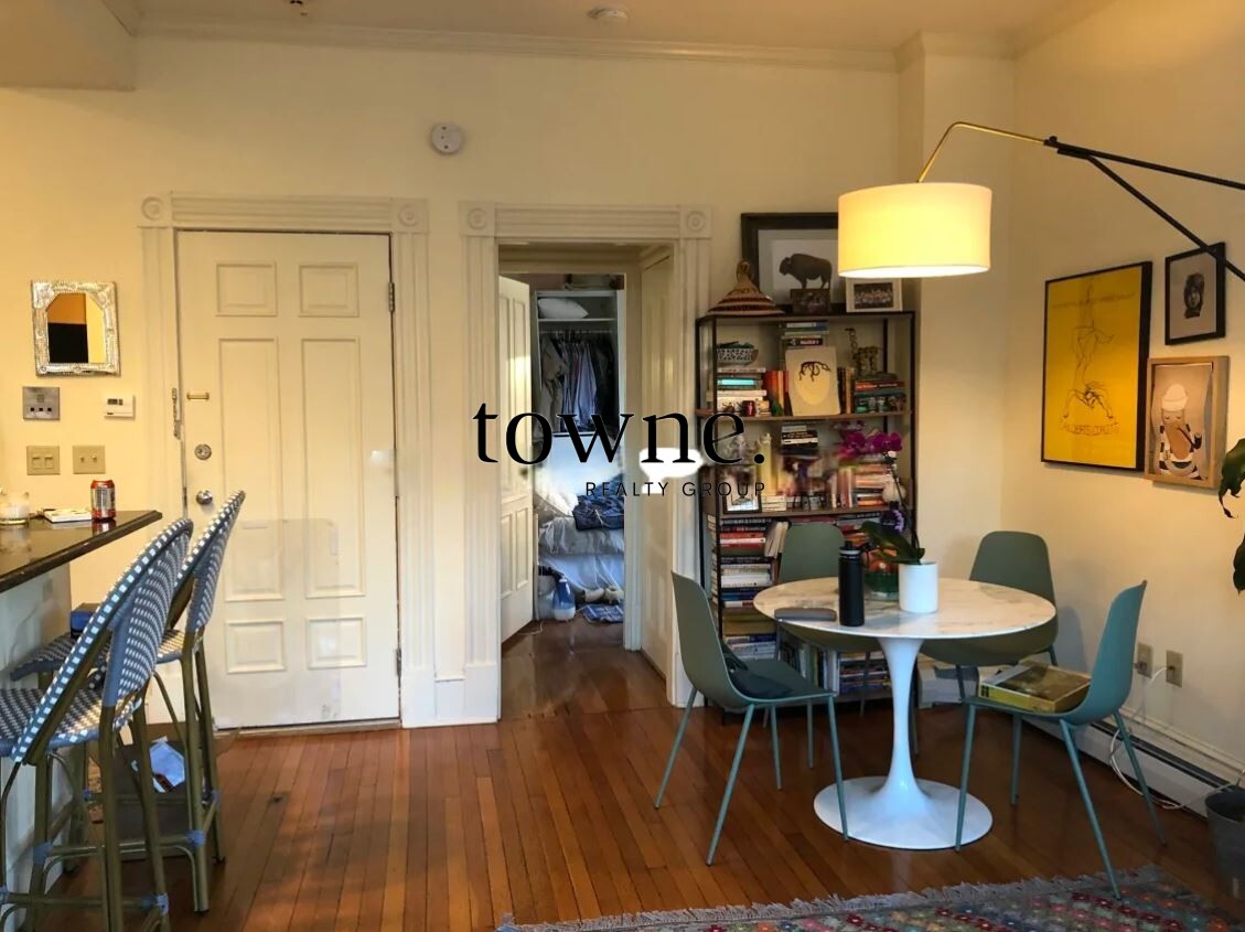 195 Commonwealth Ave, Back Bay