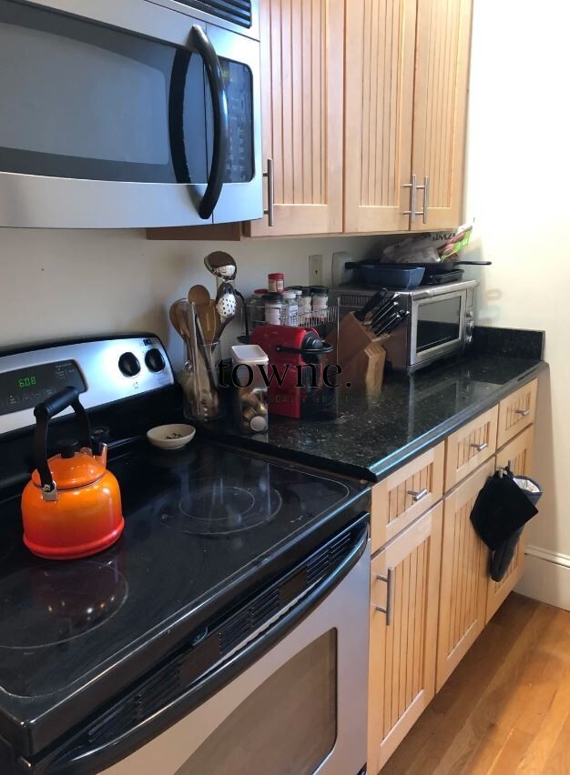 195 Commonwealth Ave, Back Bay