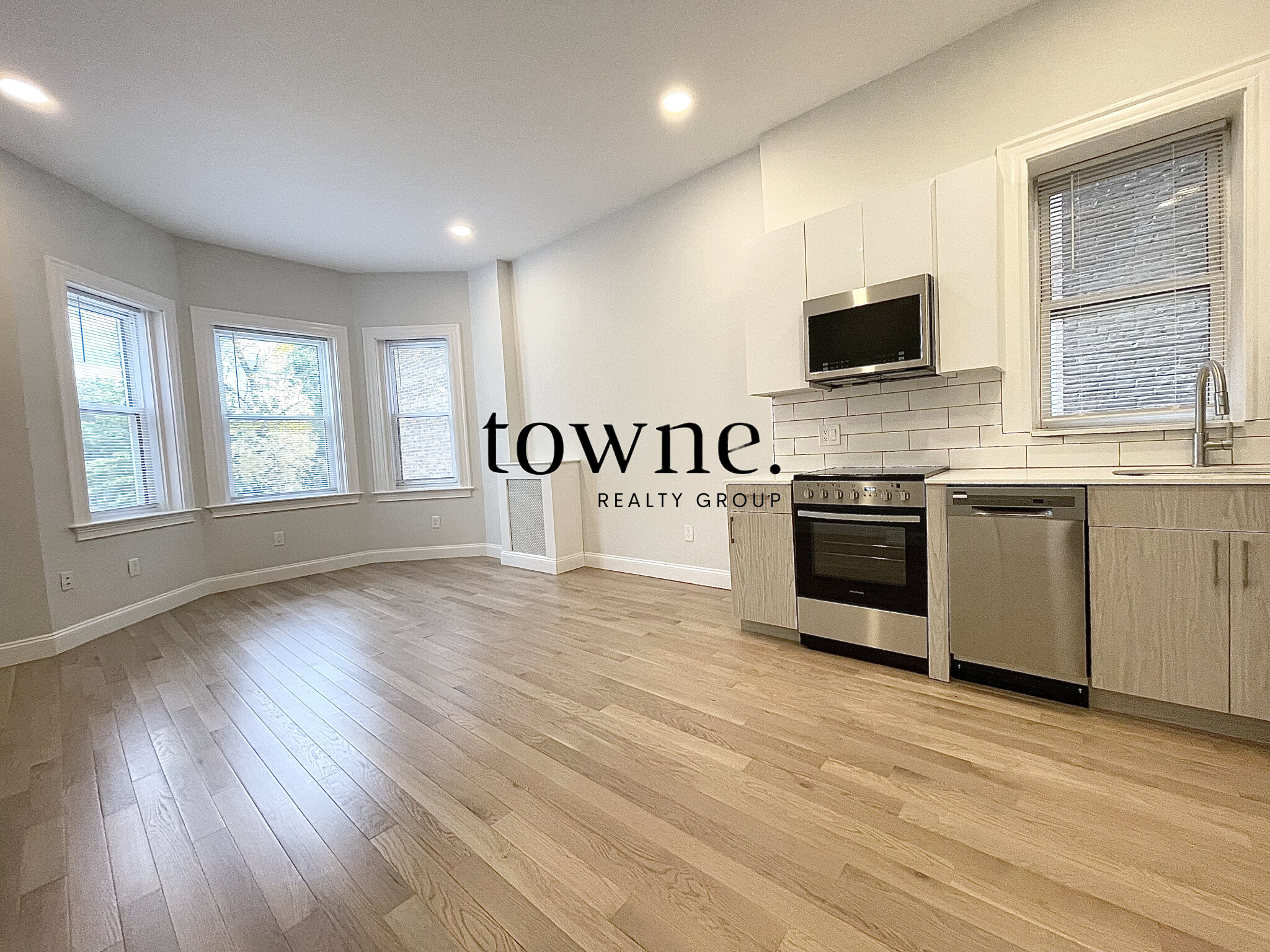 98 Queensberry St, Fenway