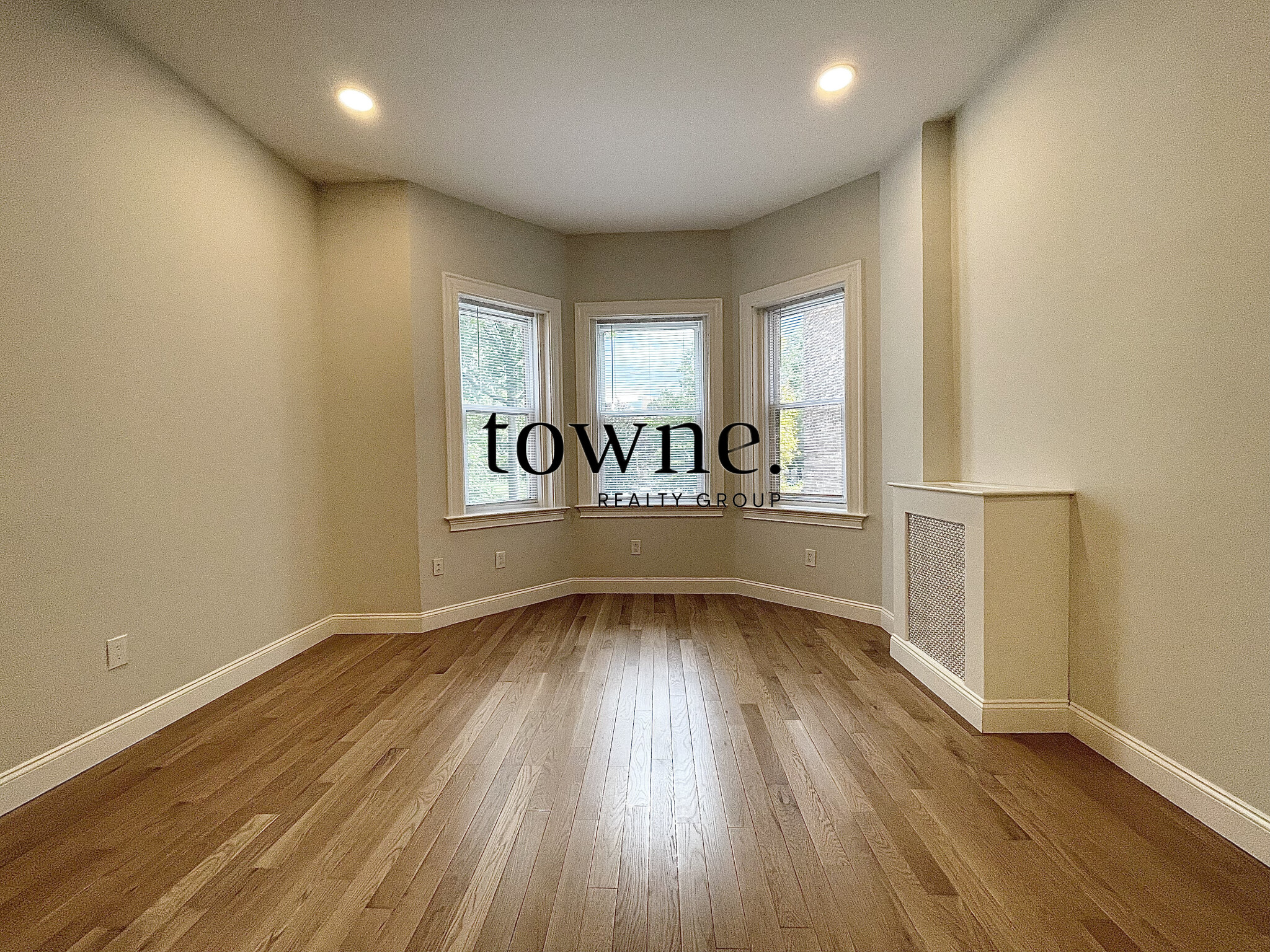 98 Queensberry St, Fenway