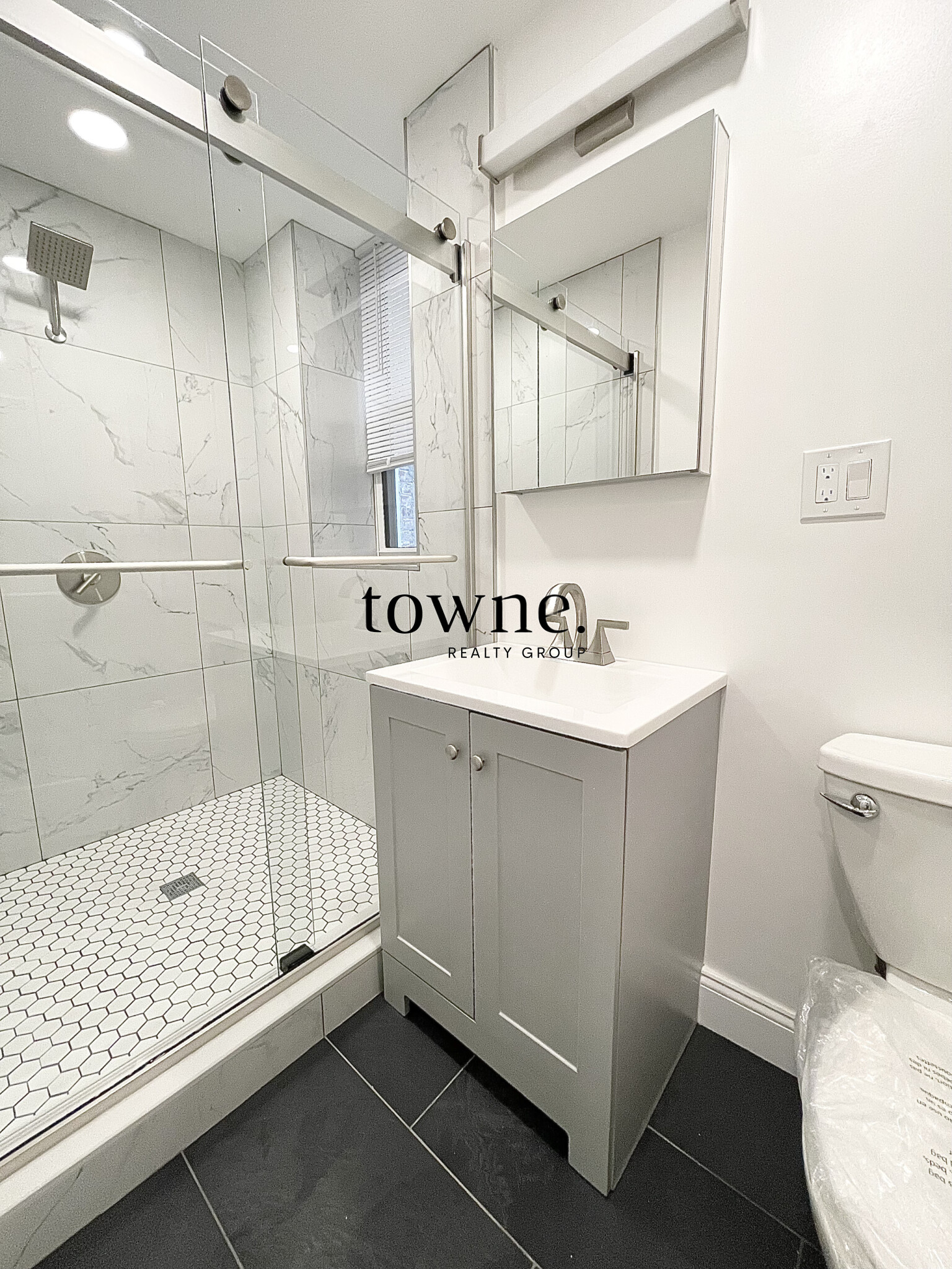 104 Queensberry St, Fenway