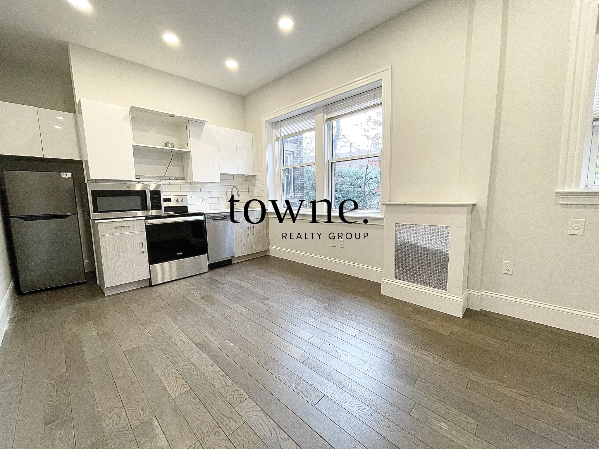 124 Peterborough St, Fenway