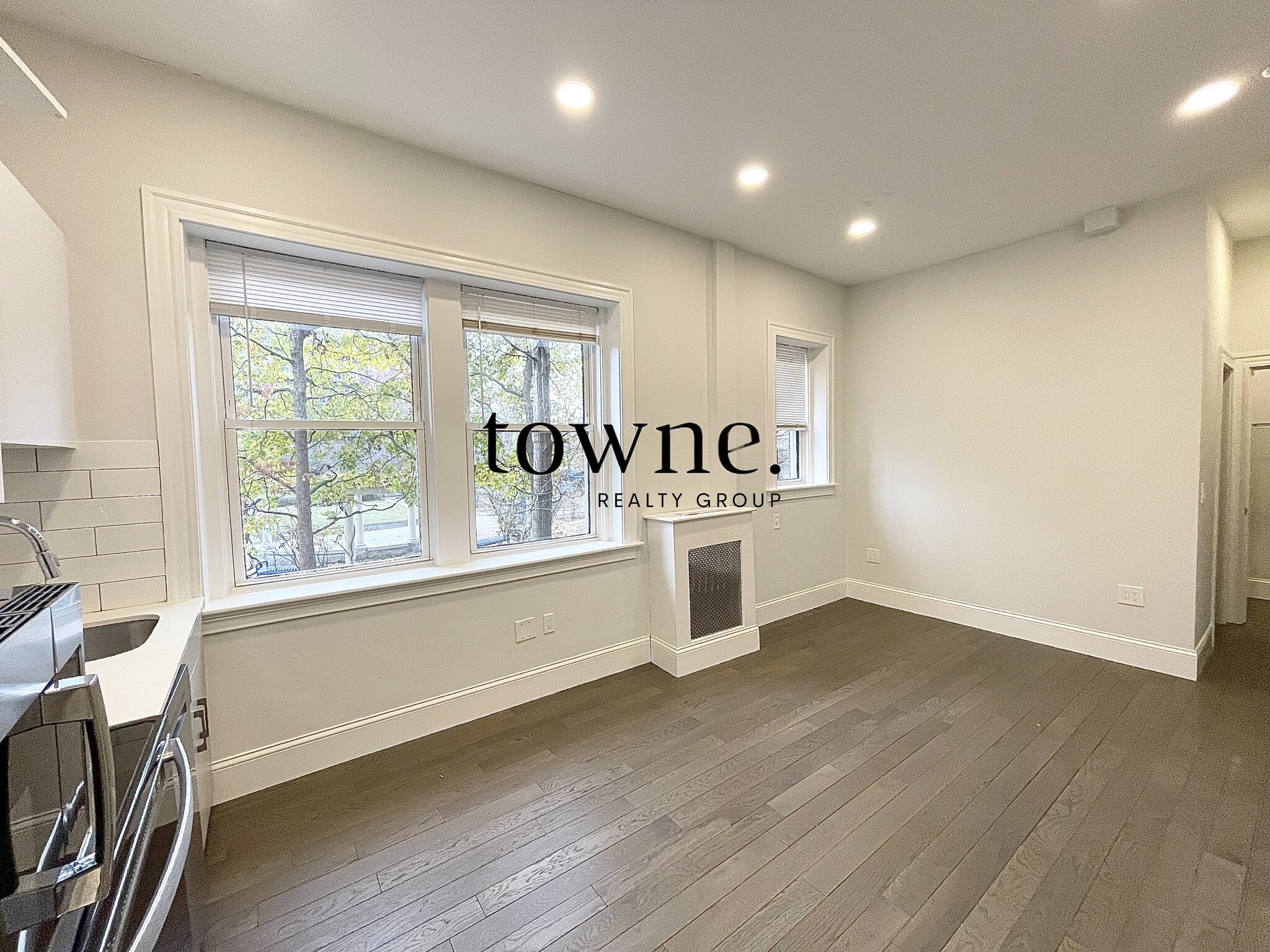 124 Peterborough St, Fenway