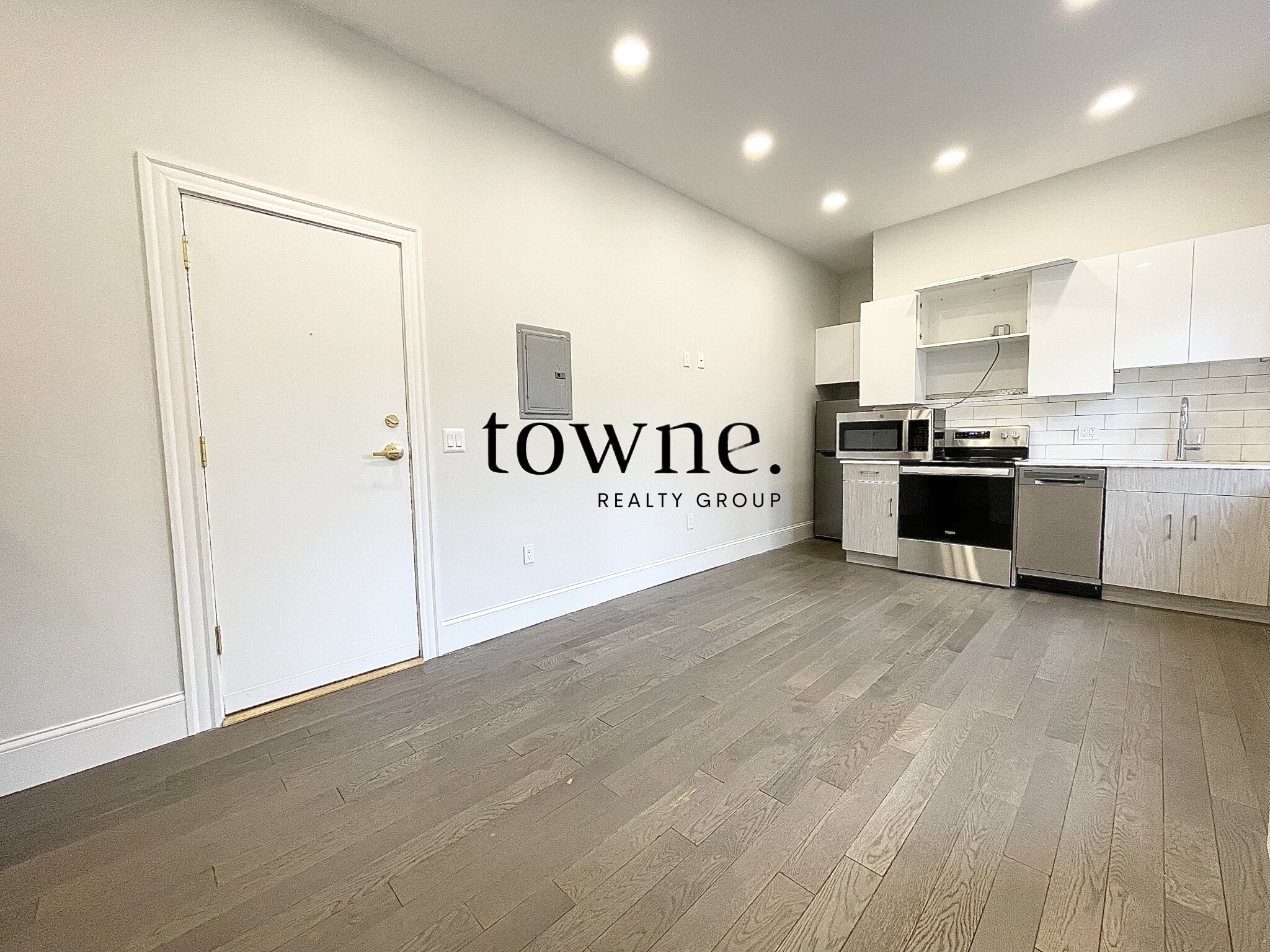 124 Peterborough St, Fenway