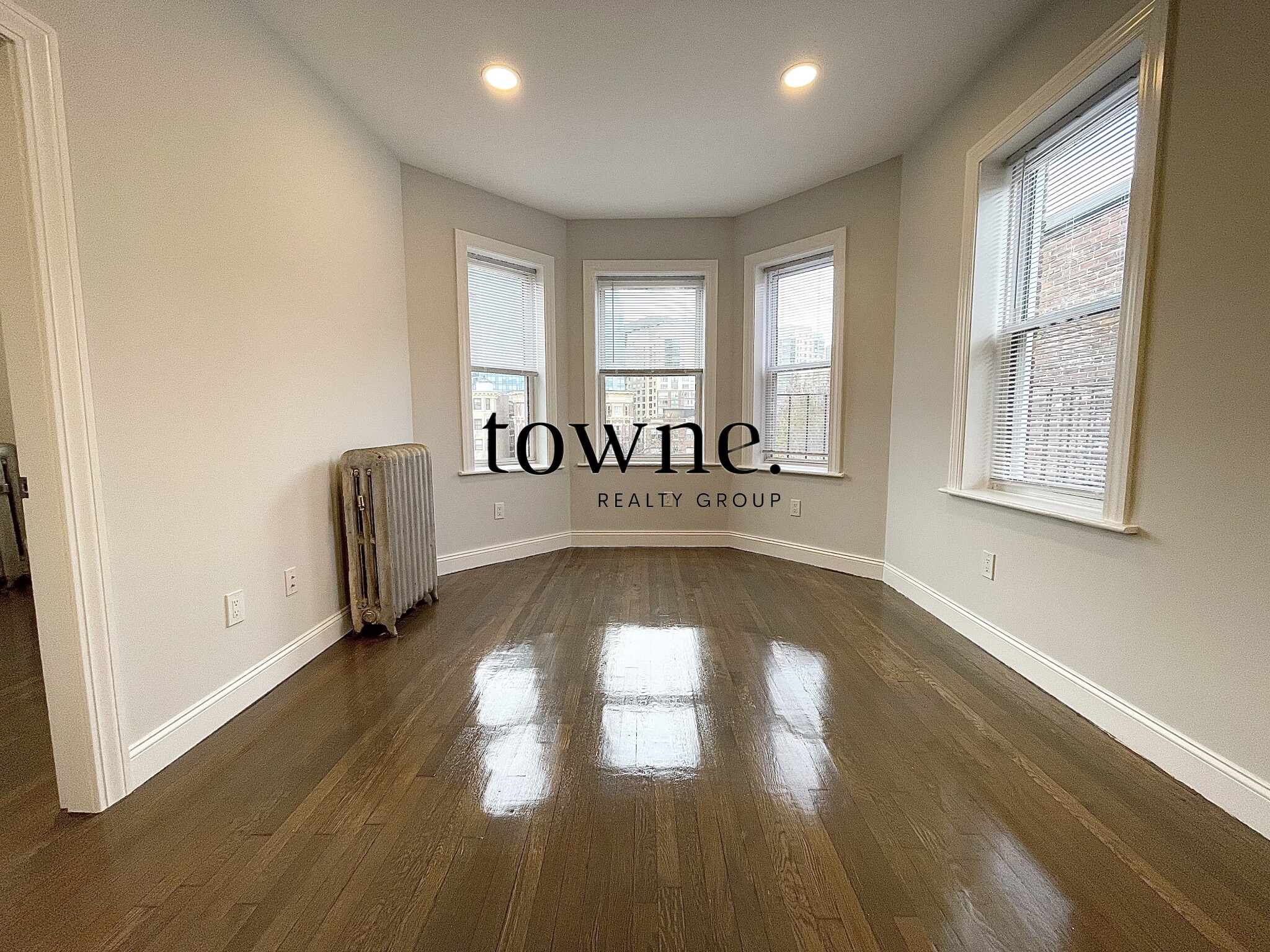 111 Queensberry St, Fenway