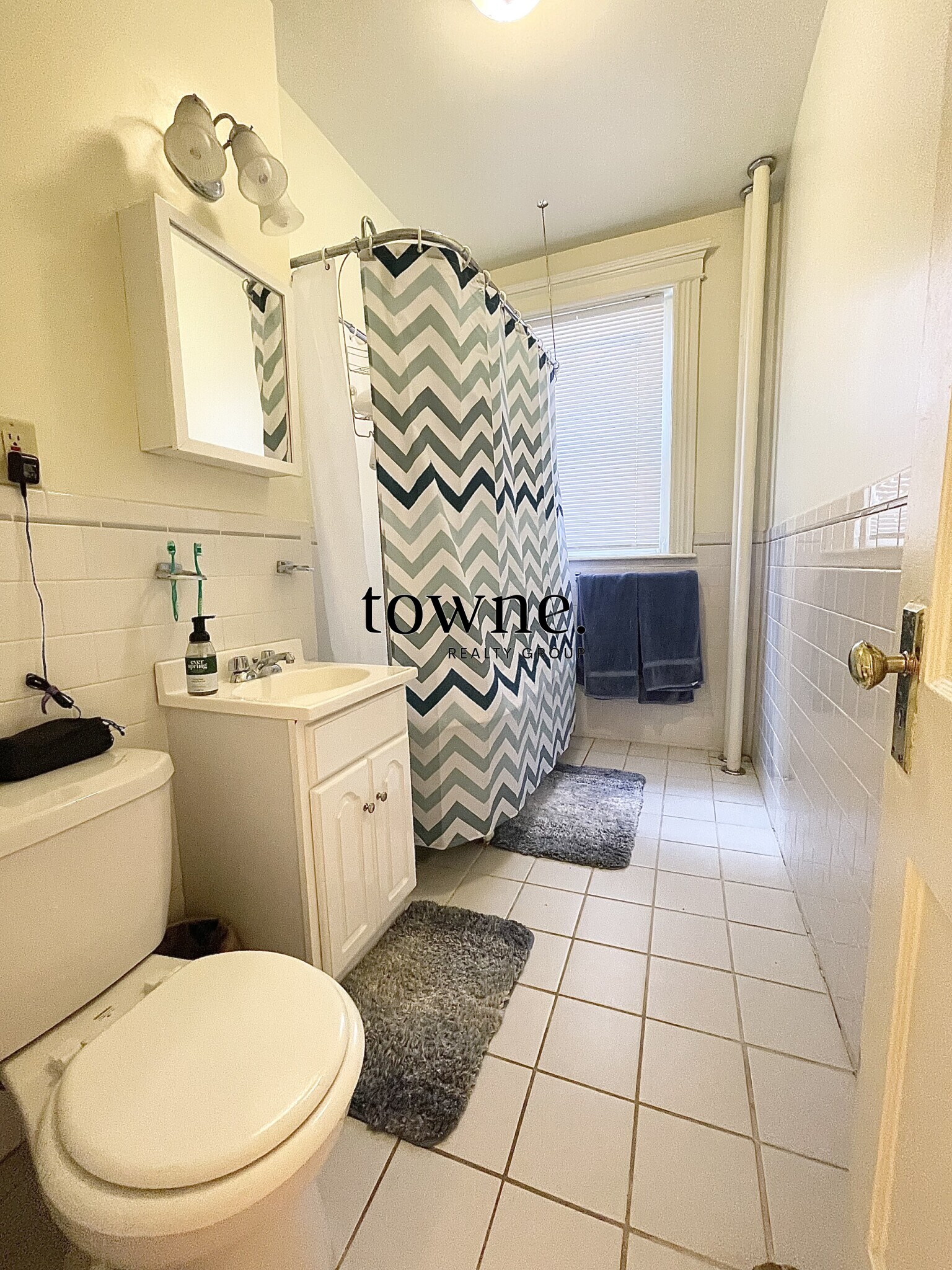 105 Queensberry St, Fenway