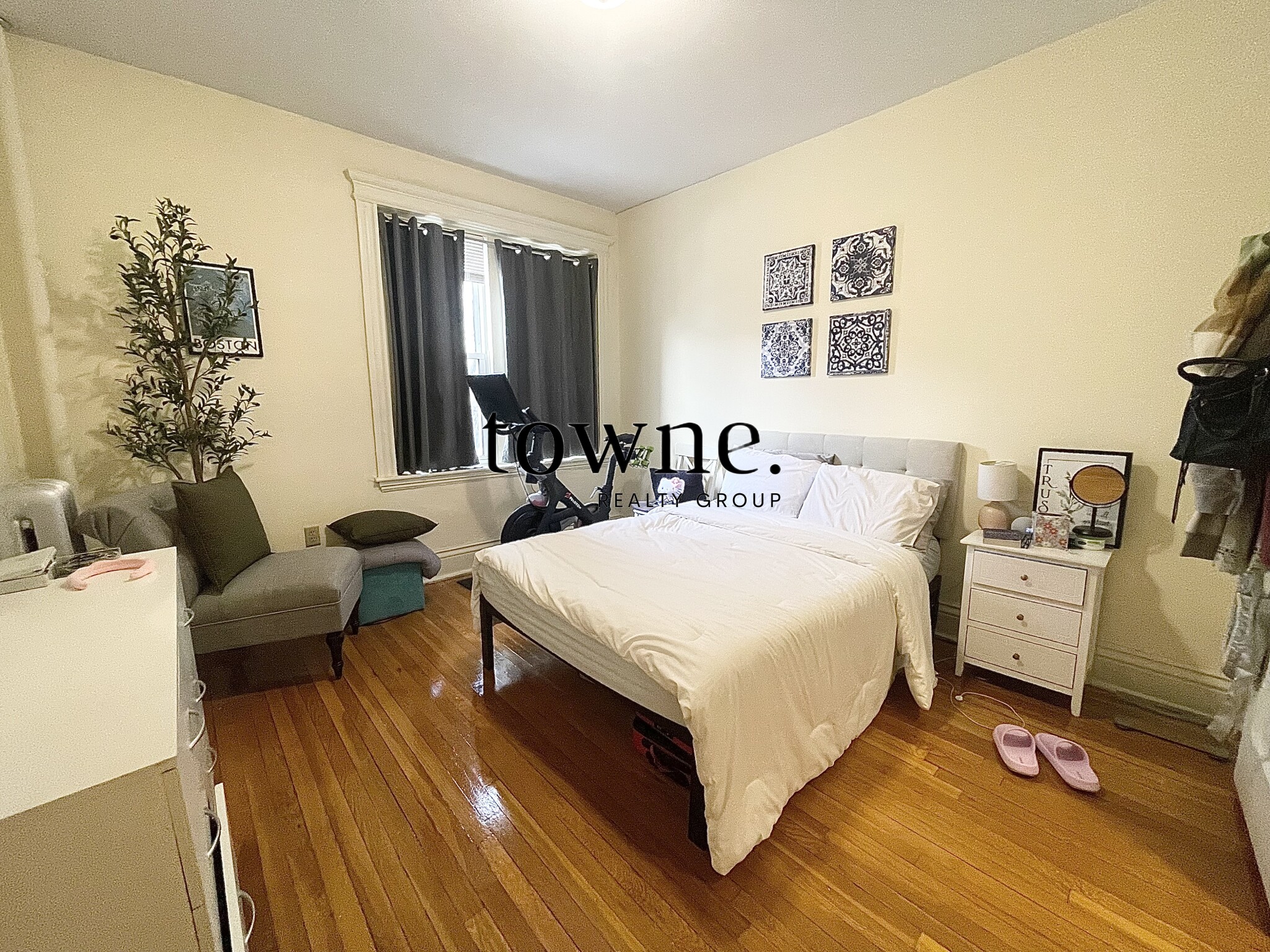 104 Queensberry St, Fenway