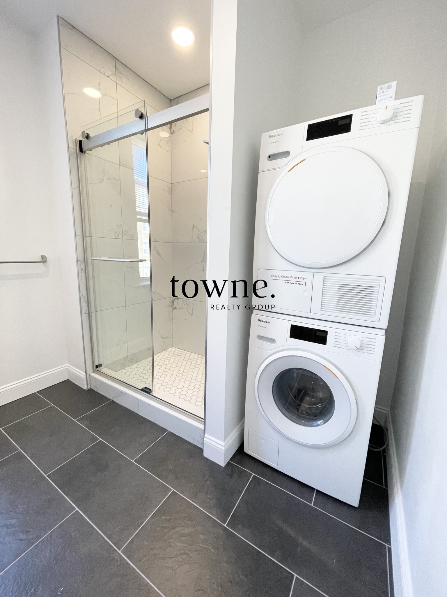 106 Queensberry St, Fenway