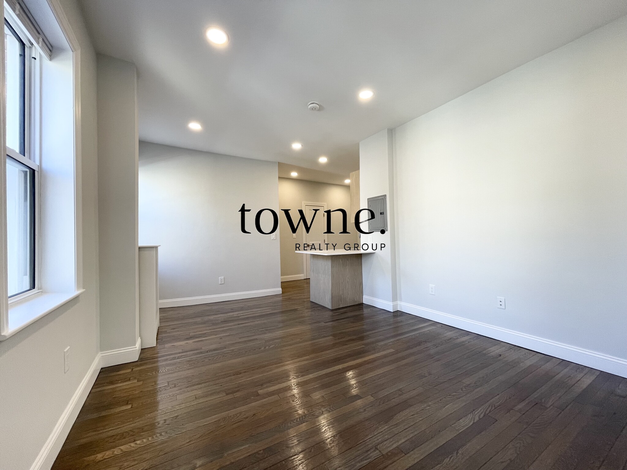 106 Queensberry St, Fenway