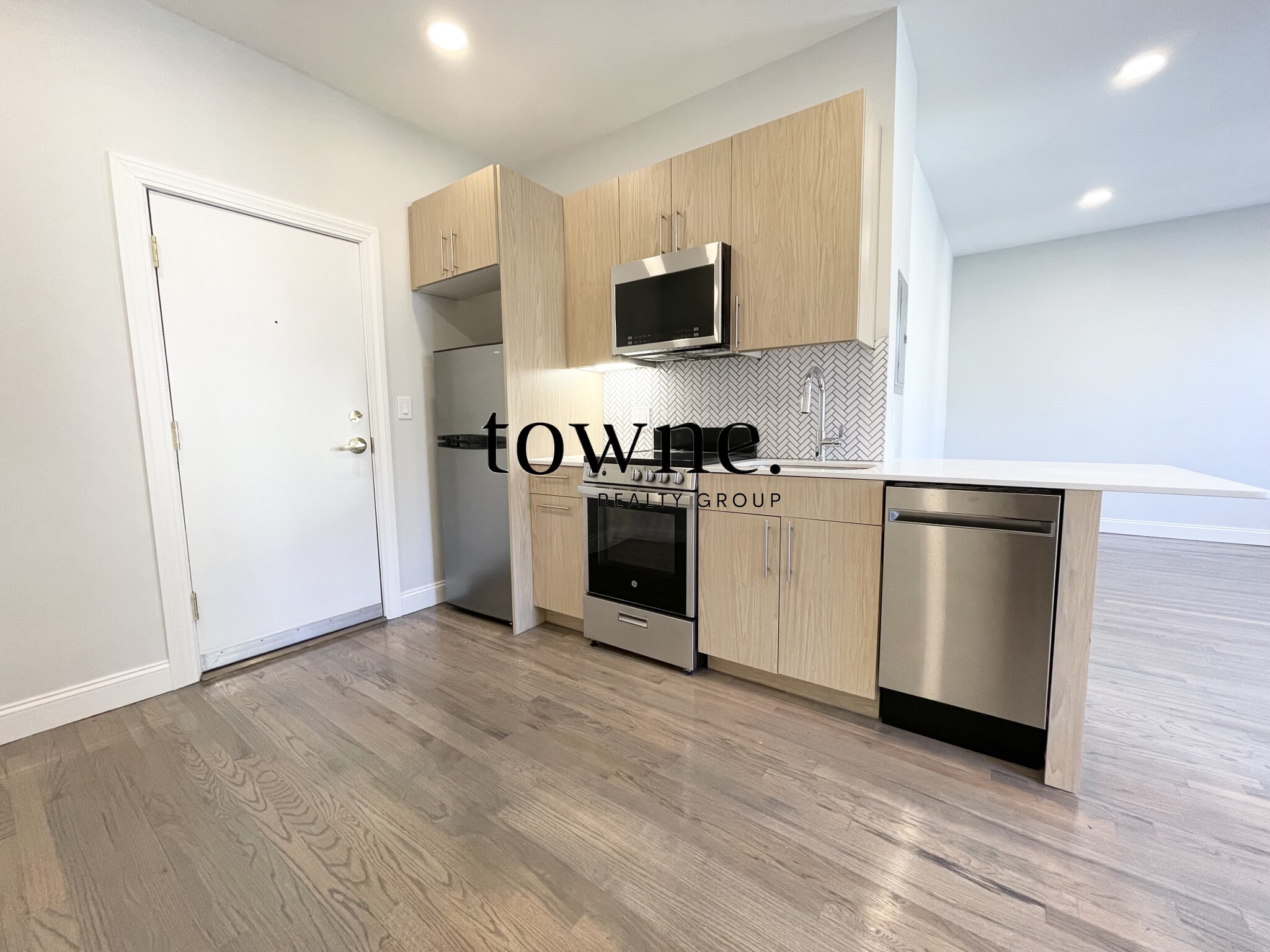 106 Queensberry St, Fenway