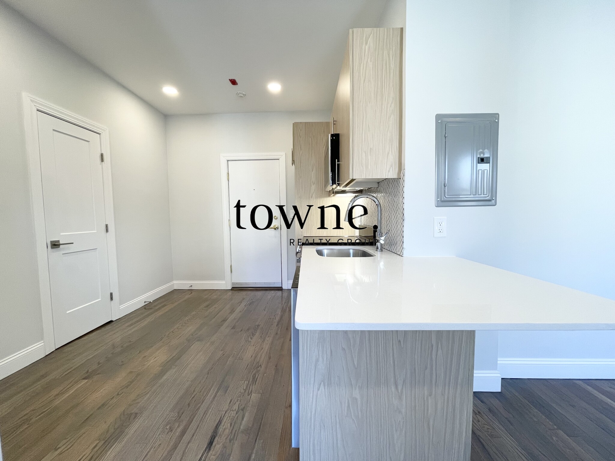 106 Queensberry St, Fenway