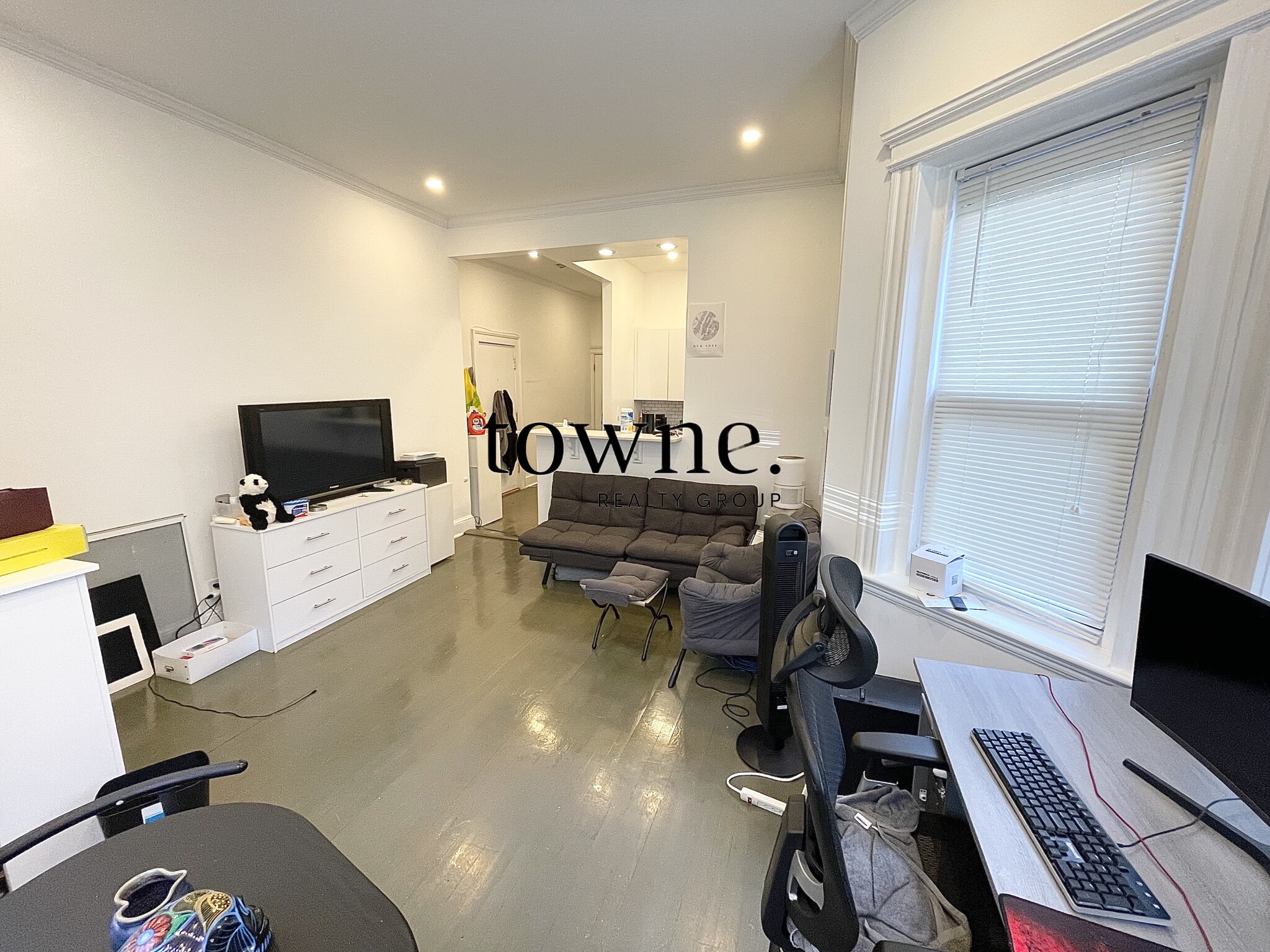 98 Queensberry St, Fenway