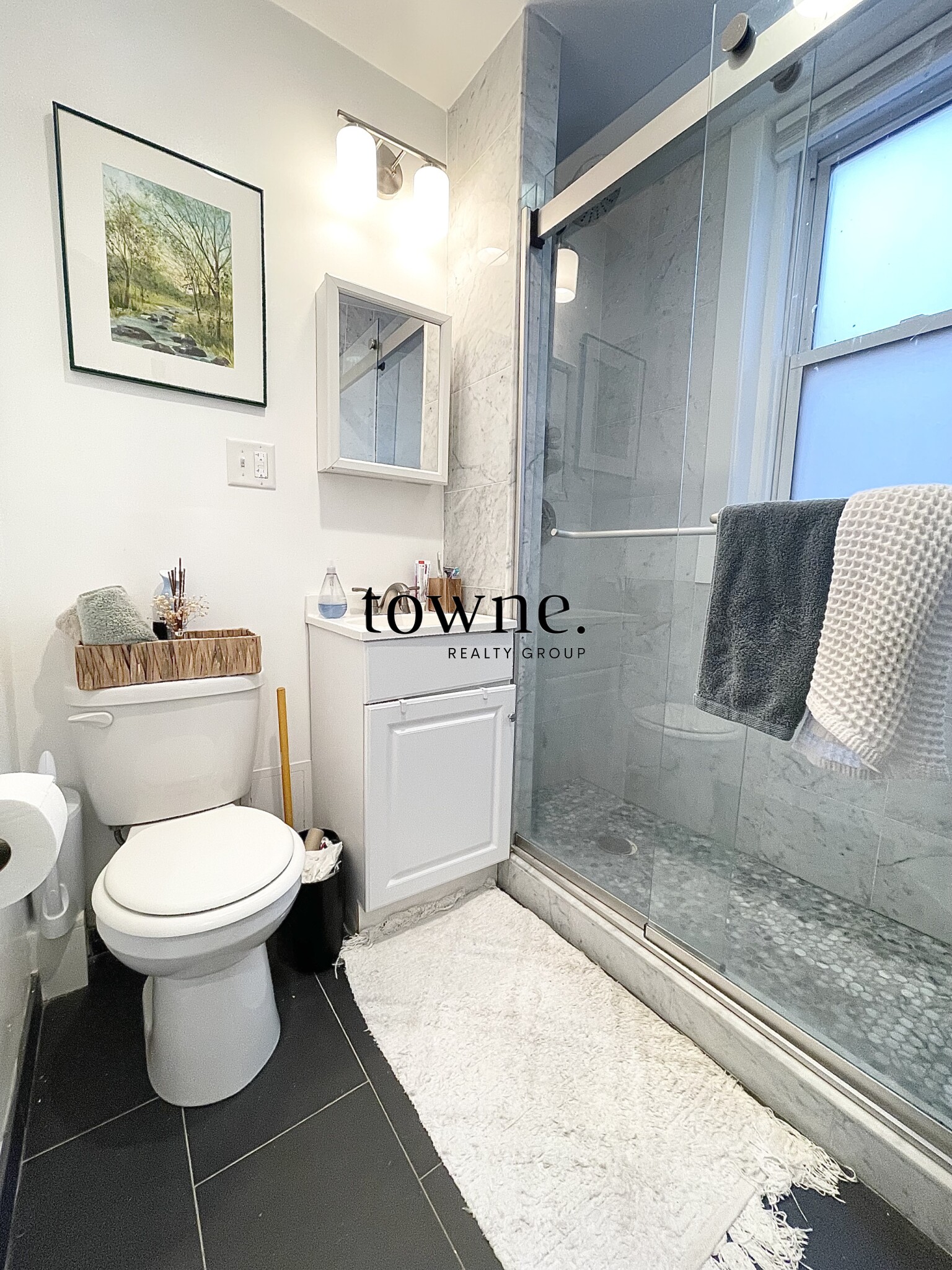 102 Queensberry St, Fenway