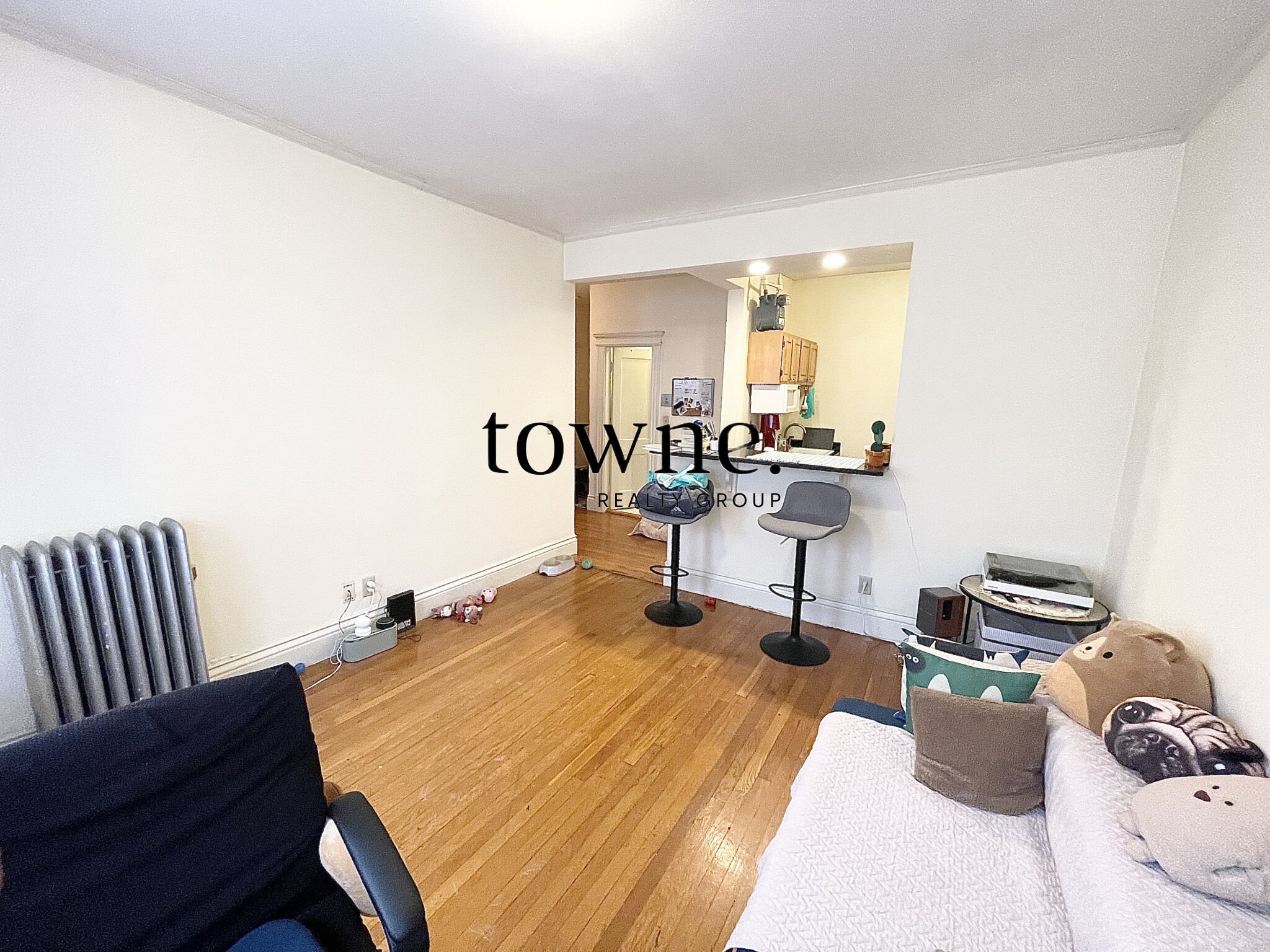 100 Queensberry St, Fenway