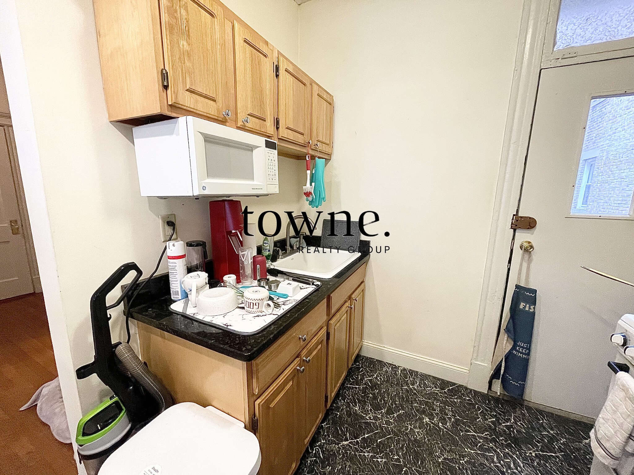 100 Queensberry St, Fenway