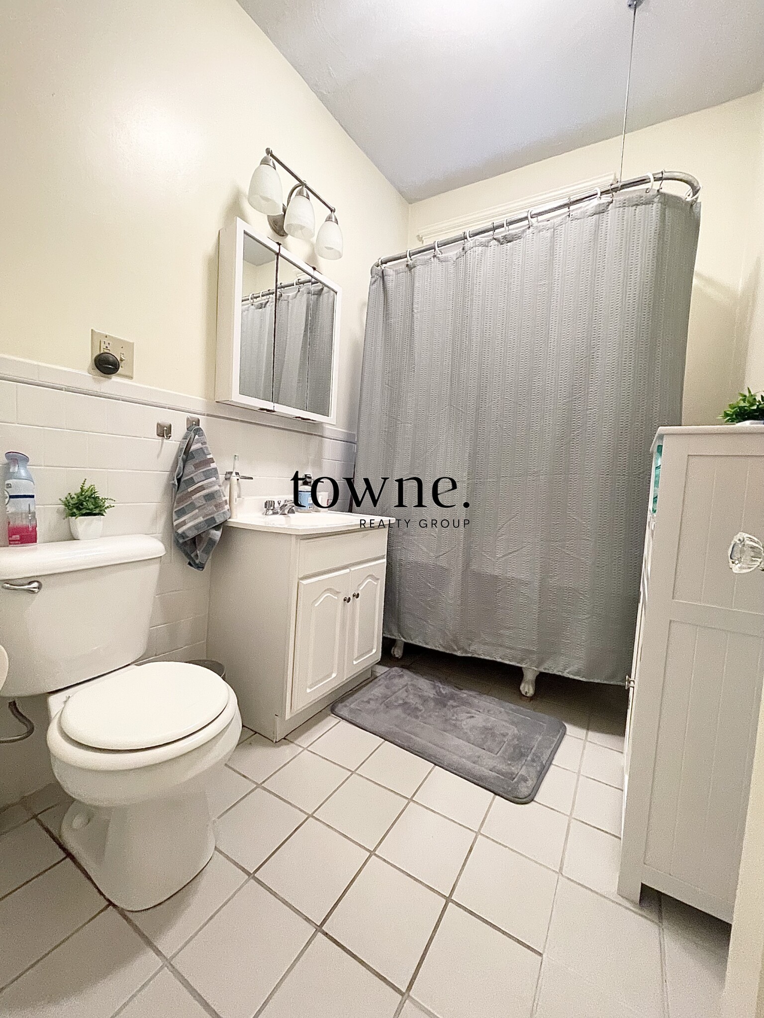 104 Queensberry St, Fenway