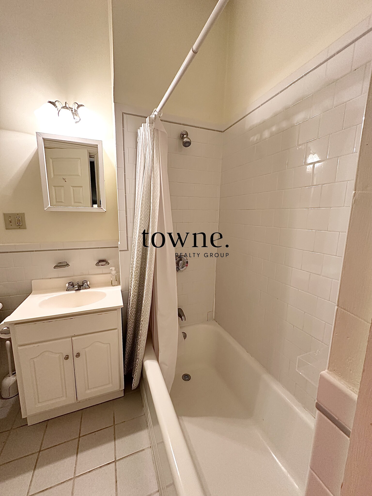 379 Commonwealth Ave, Back Bay