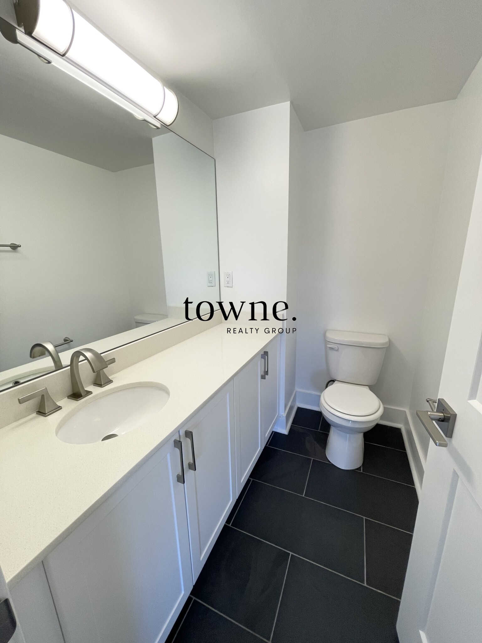 320 Hammond Pond Pkwa, Chestnut Hill