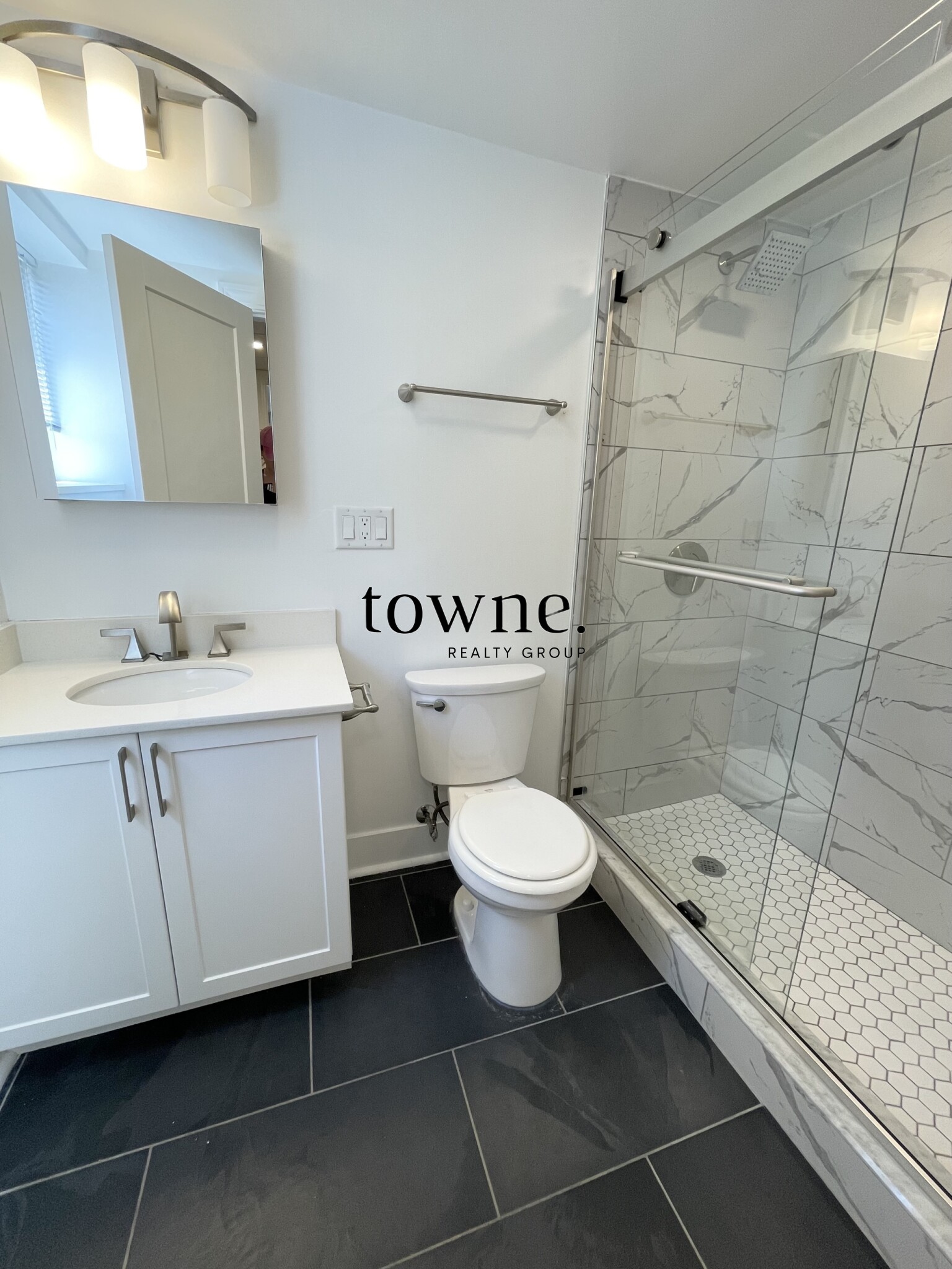 320 Hammond Pond Pkwa, Chestnut Hill