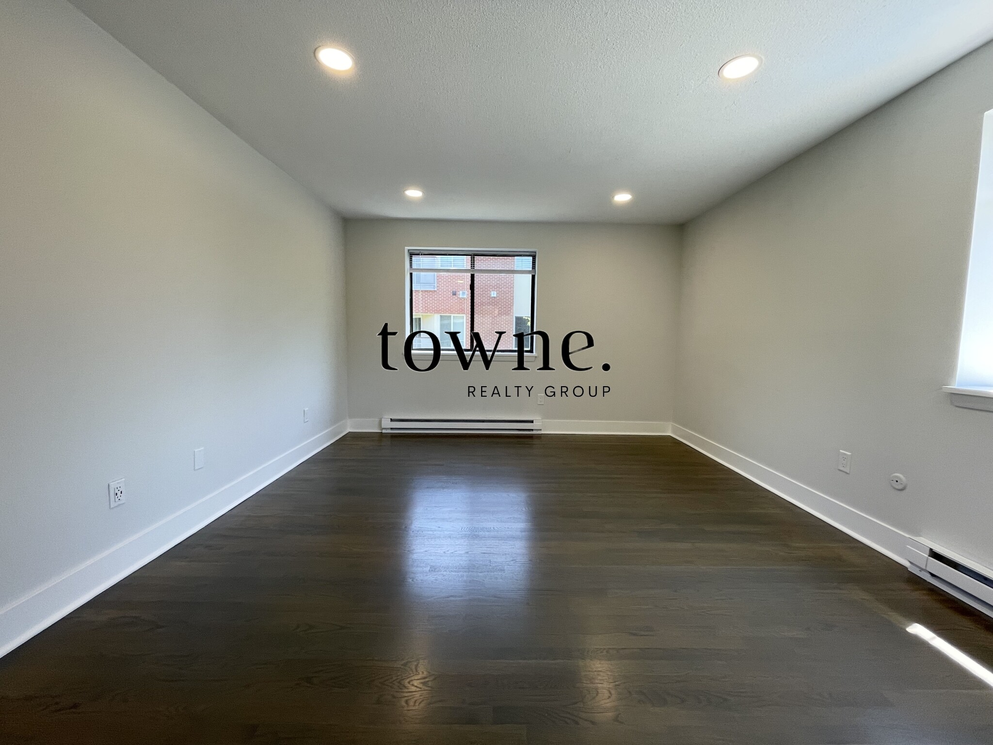 320 Hammond Pond Pkwa, Chestnut Hill