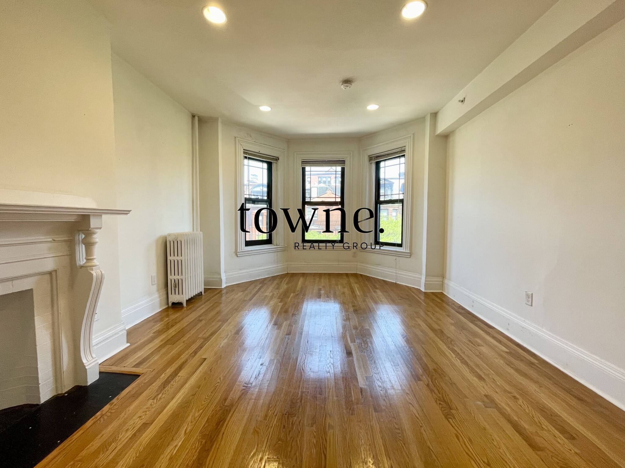 268 Newbury St, Back Bay