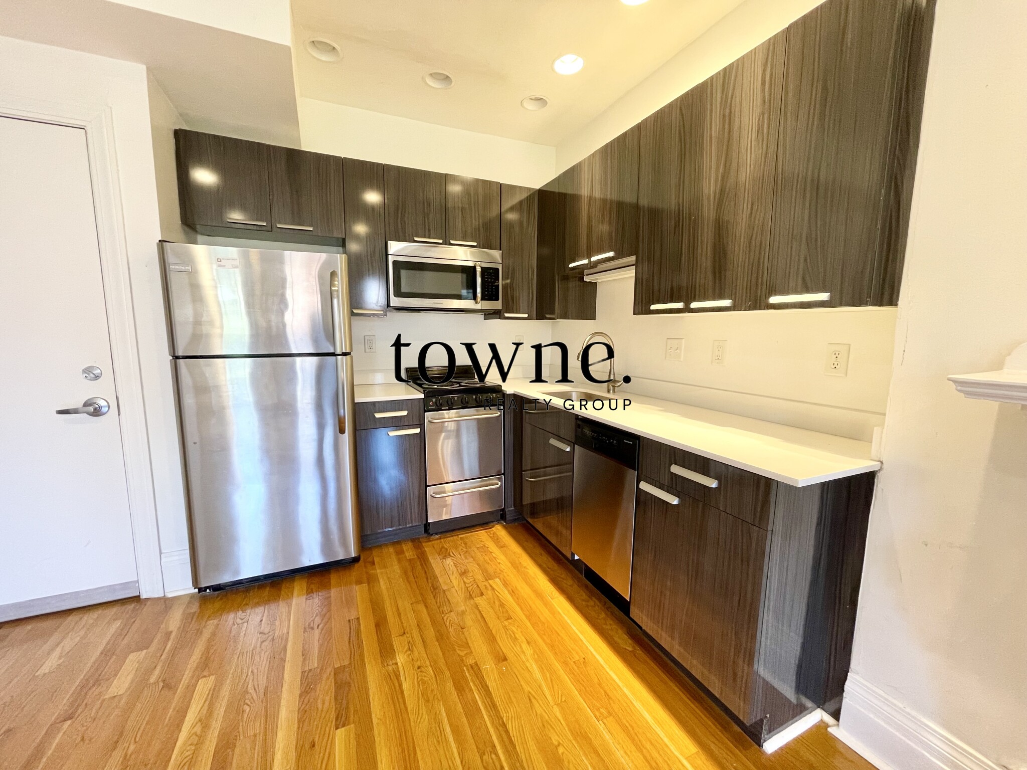 268 Newbury St, Back Bay