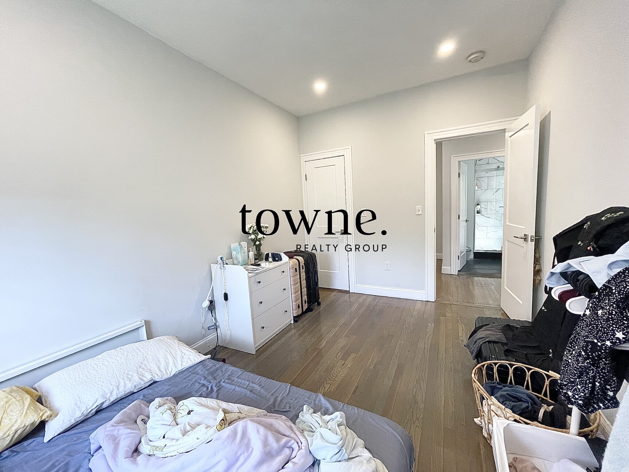 105 Queensberry St, Fenway