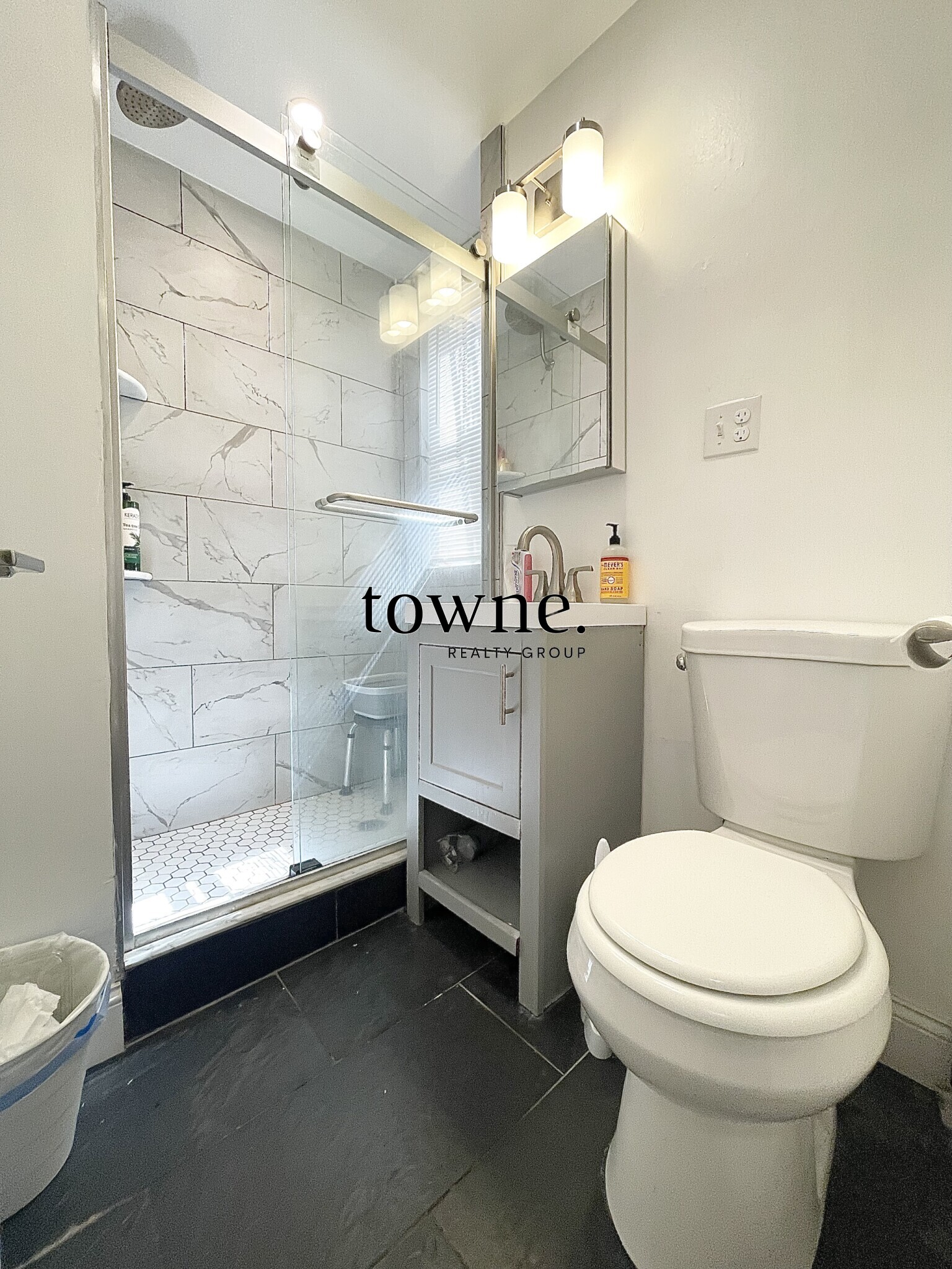 105 Queensberry St, Fenway