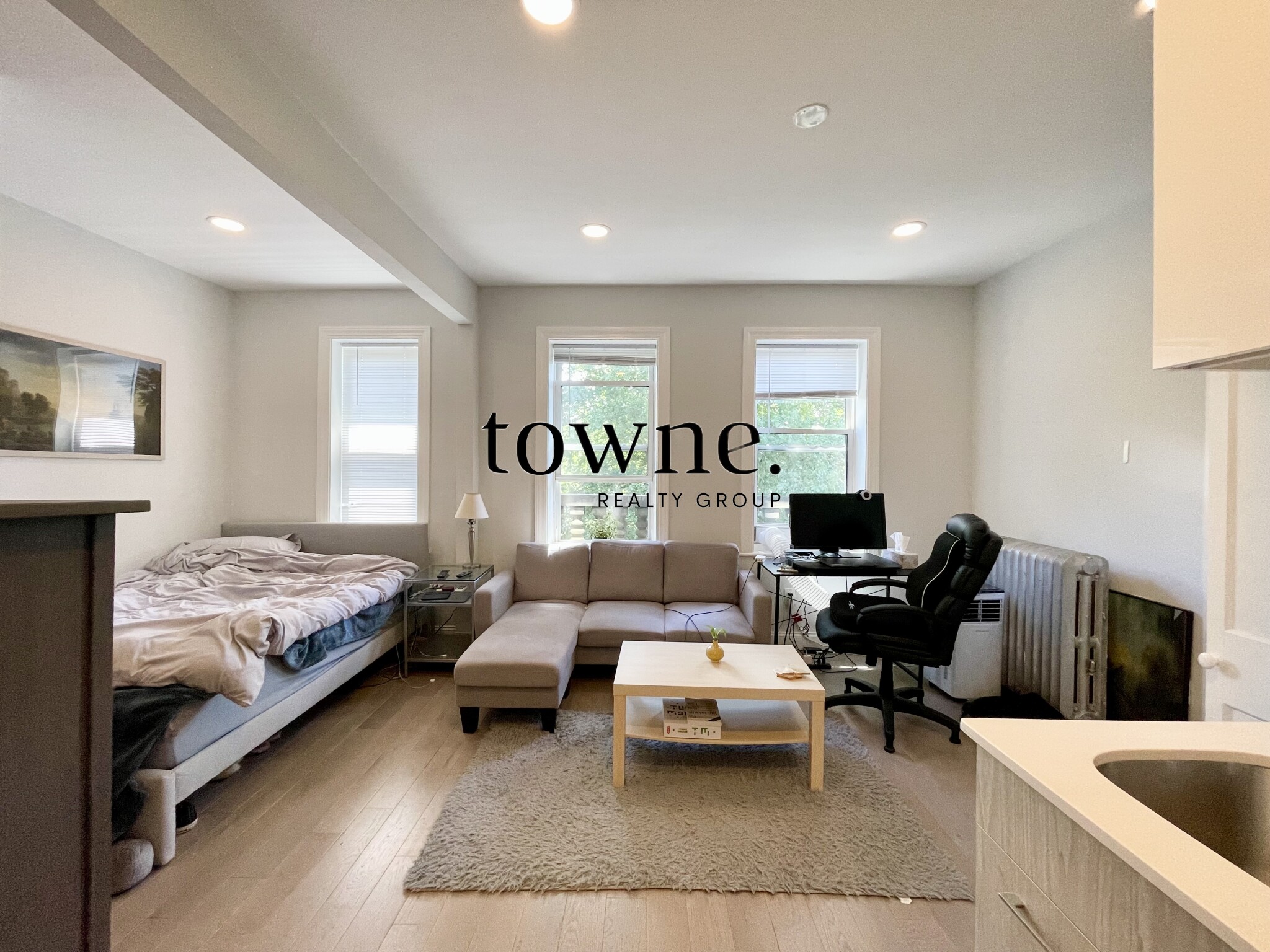 19 Queensberry St, Fenway