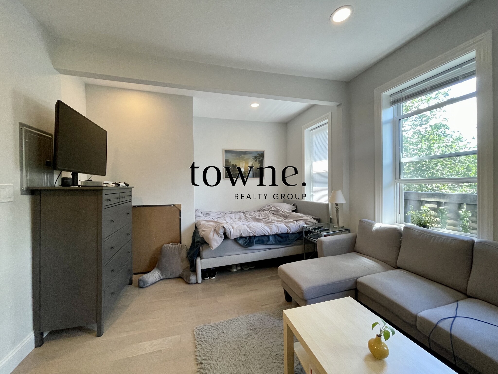 19 Queensberry St, Fenway