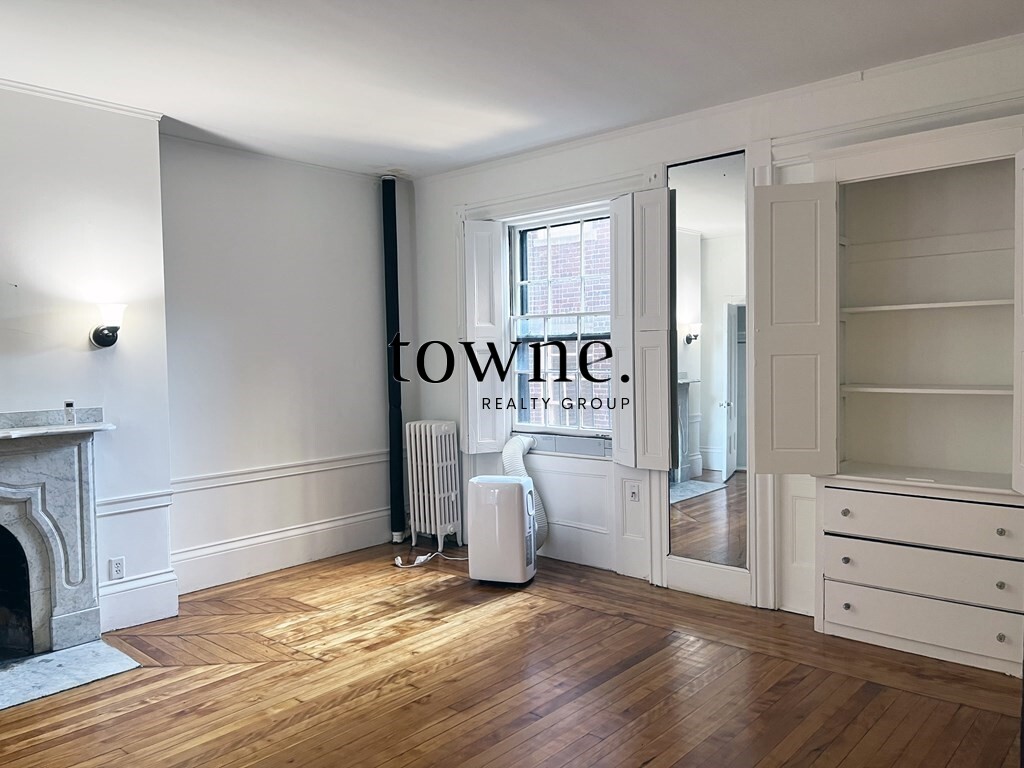 2 Joy St, Beacon Hill