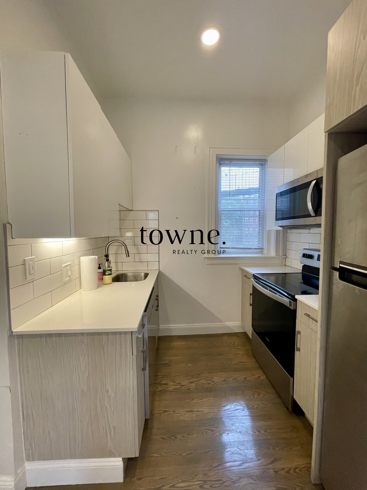 102 Queensberry St, Fenway