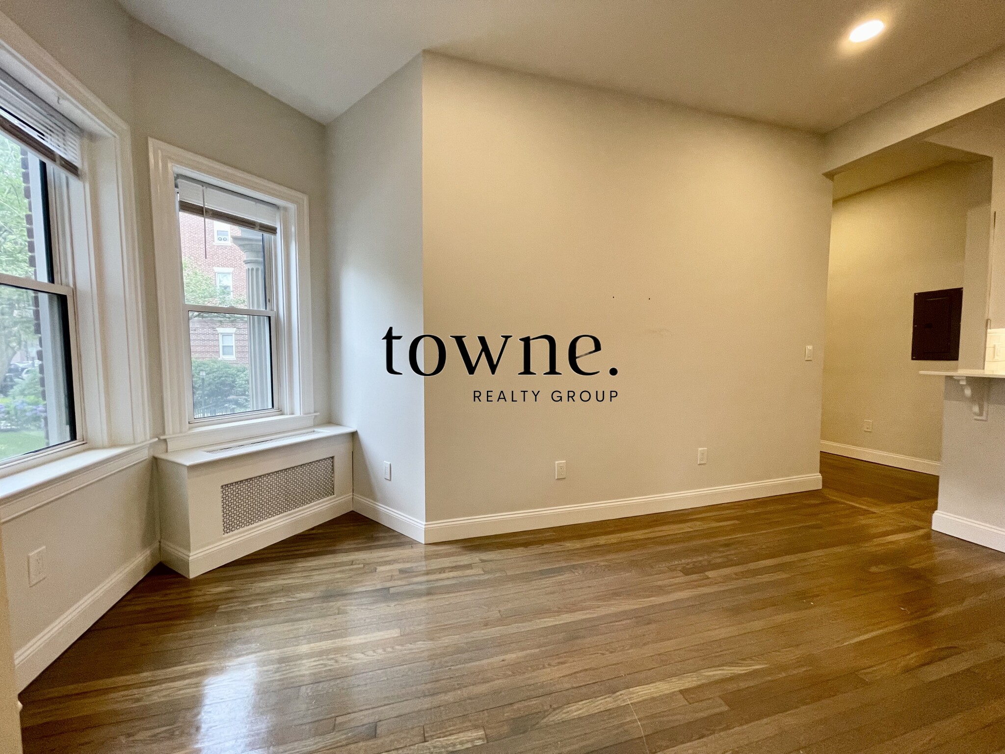 102 Queensberry St, Fenway