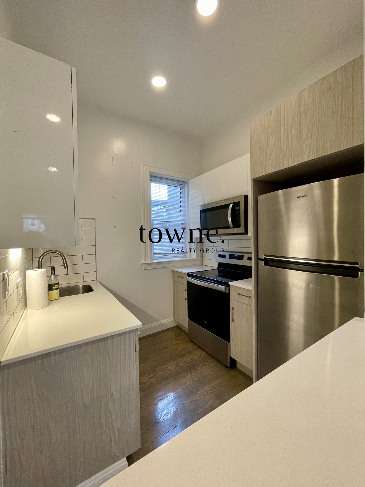 102 Queensberry St, Fenway