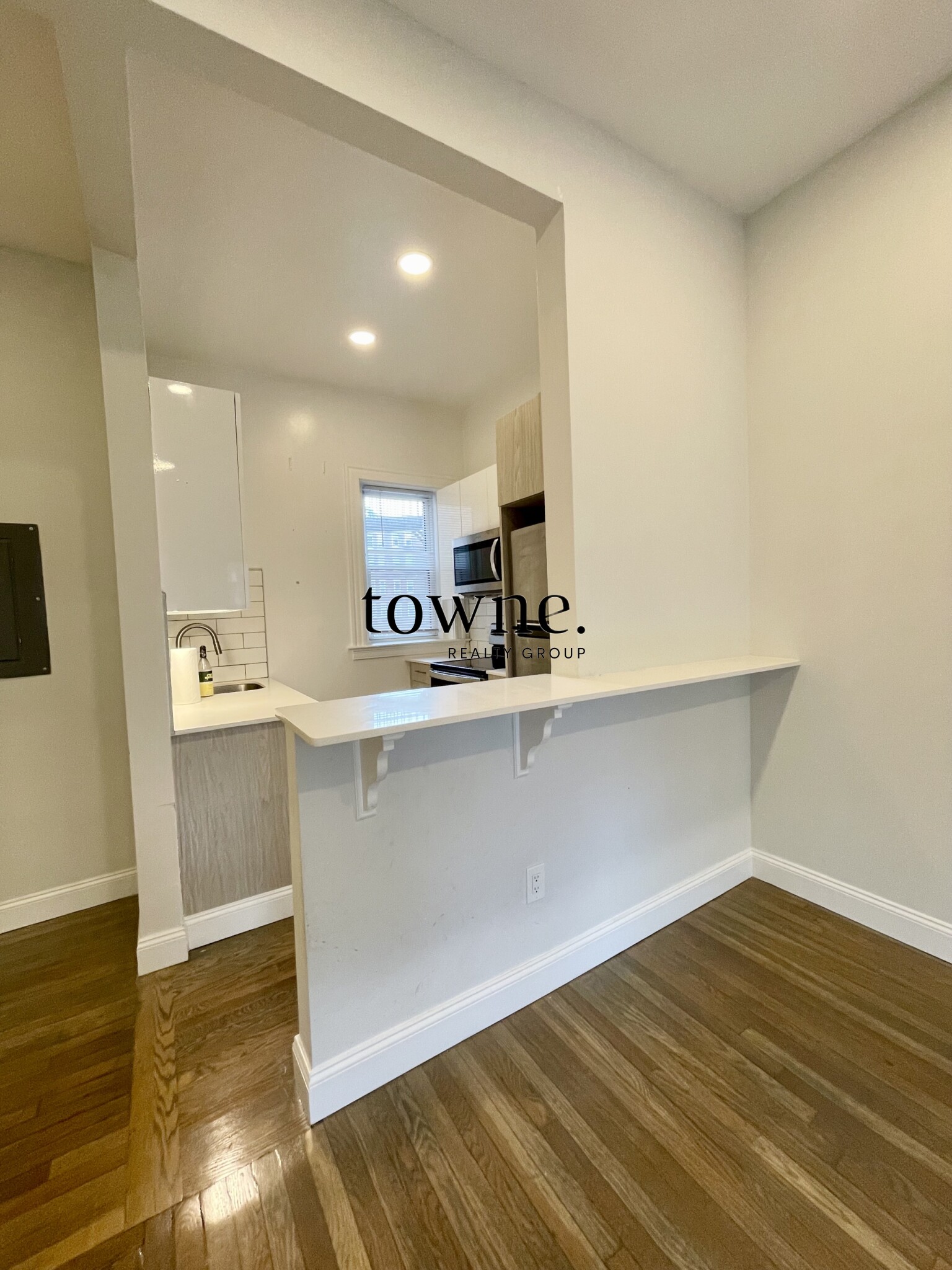 102 Queensberry St, Fenway