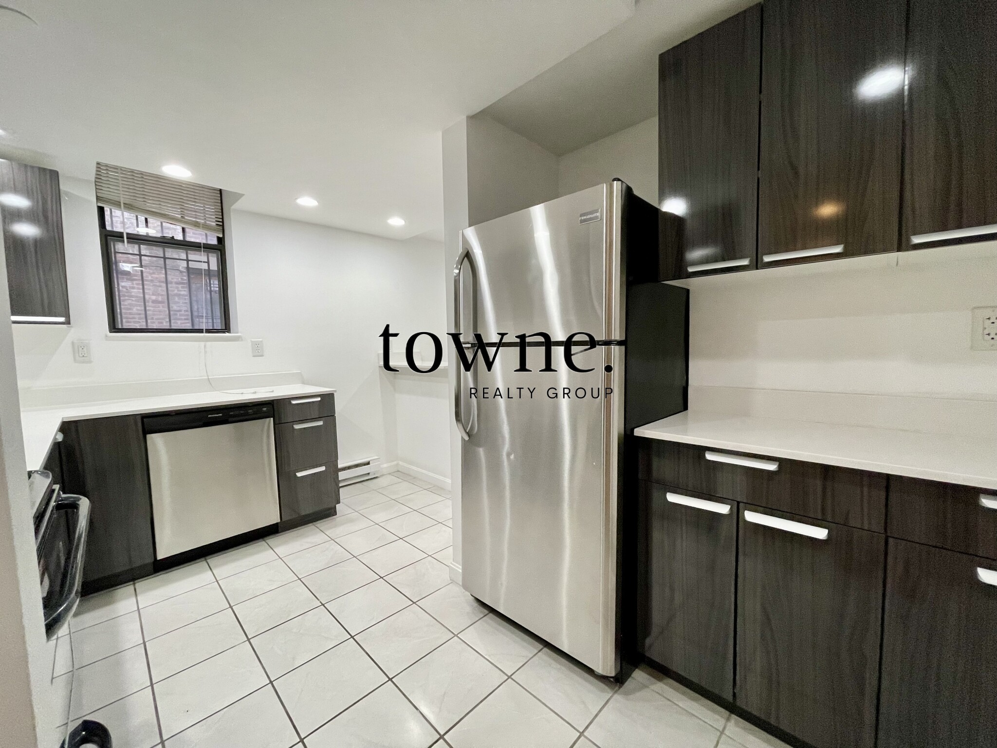 105 Queensberry St, Fenway