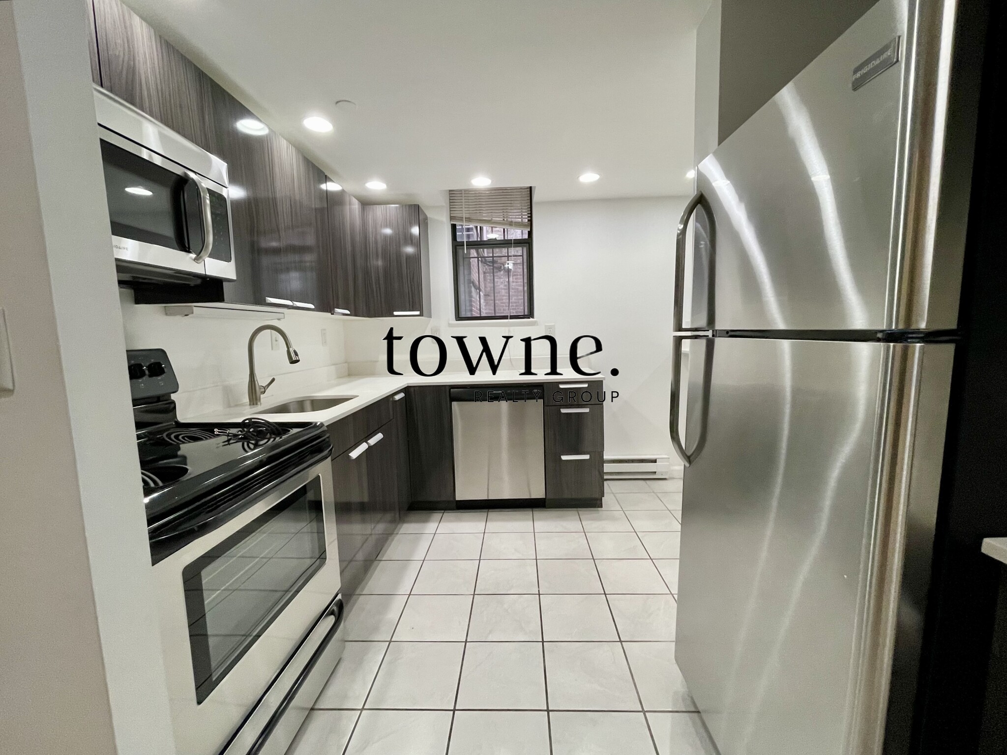 105 Queensberry St, Fenway