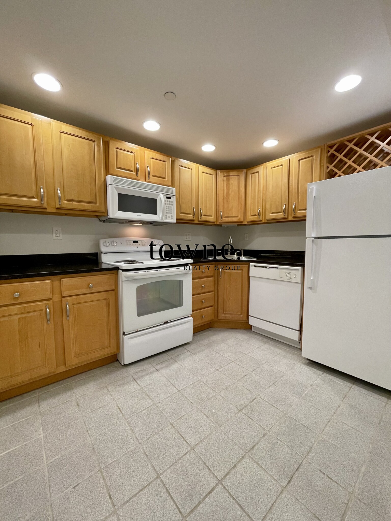 107 Queensberry St, Fenway