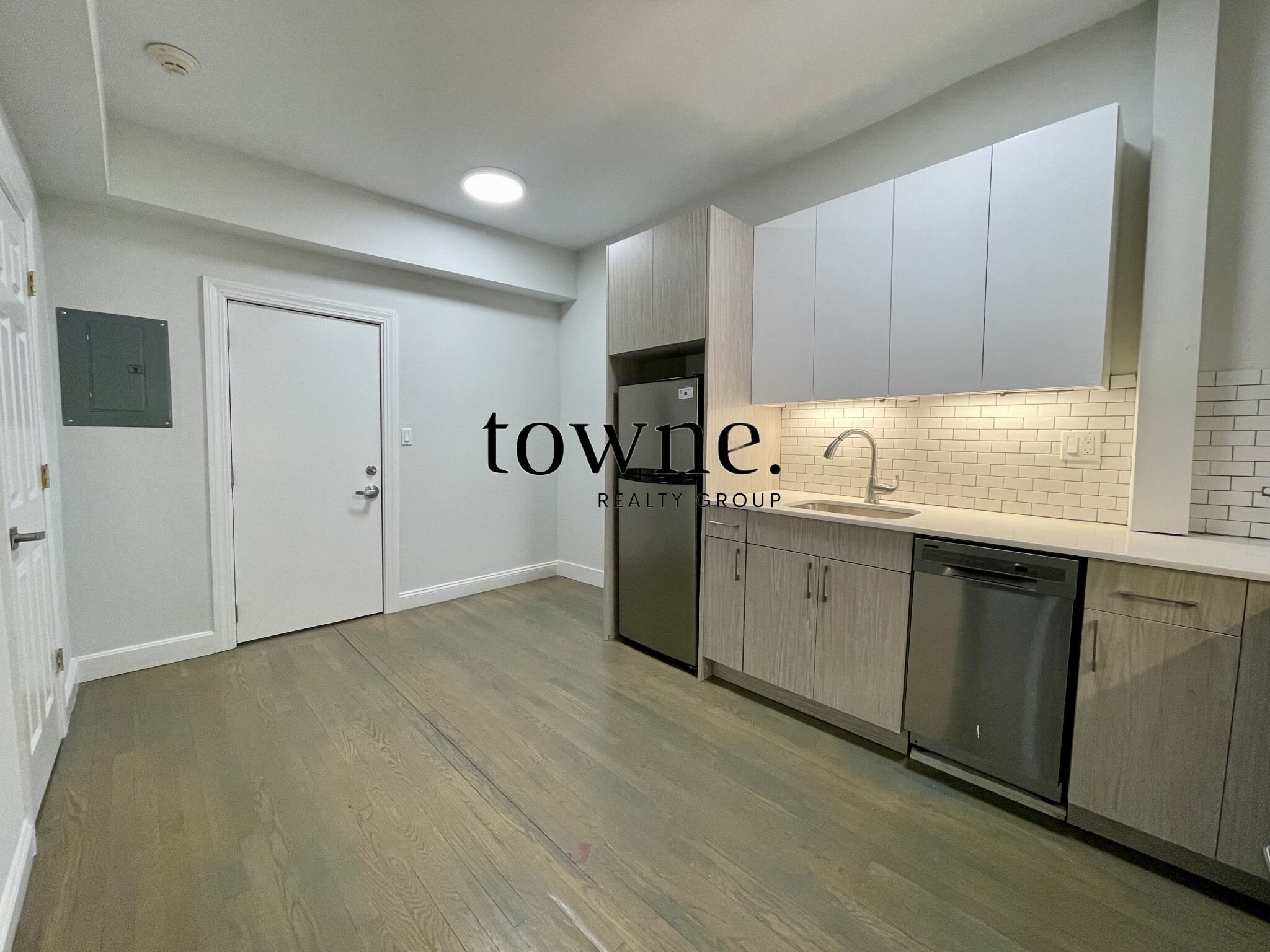 19 Peterborough St, Fenway