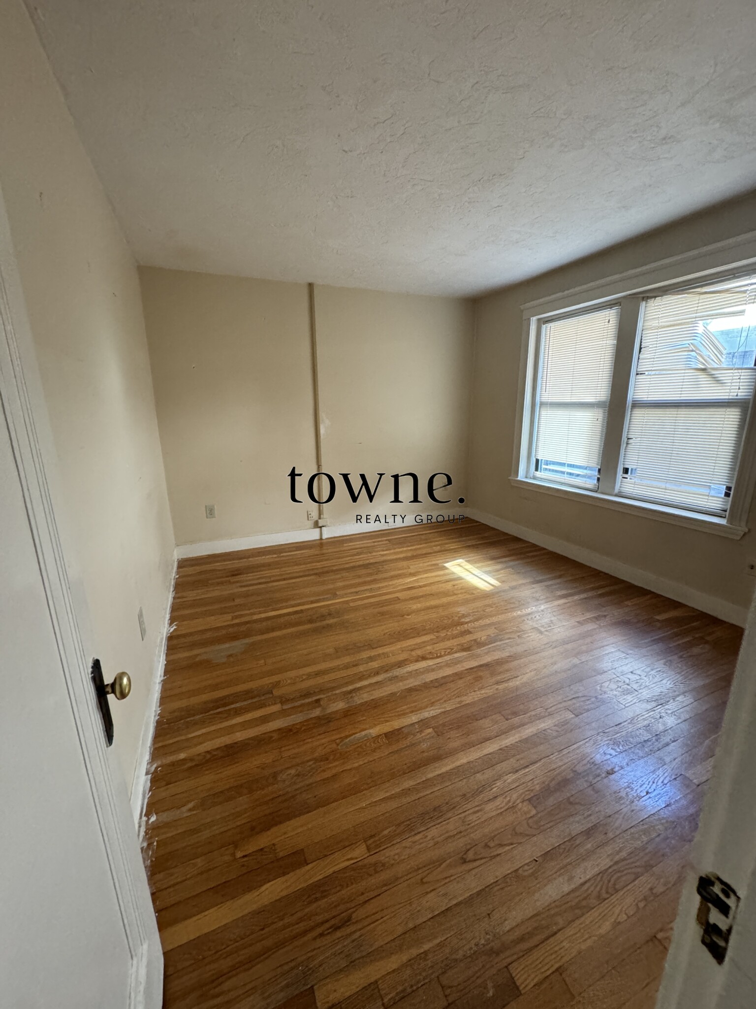 11 Peterborough St., Boston, MA - 2,200 USD/ month