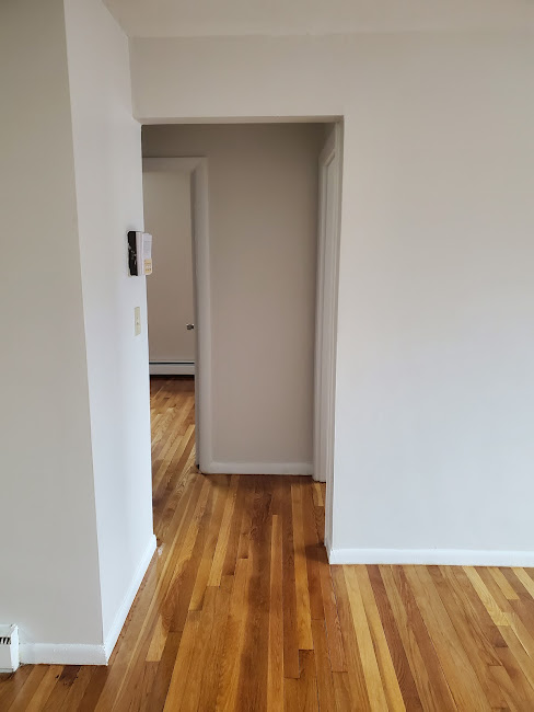 572 Cummins Hwy, Mattapan