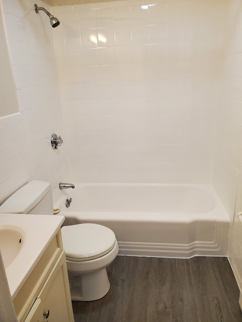 572 Cummins Hwy, Mattapan