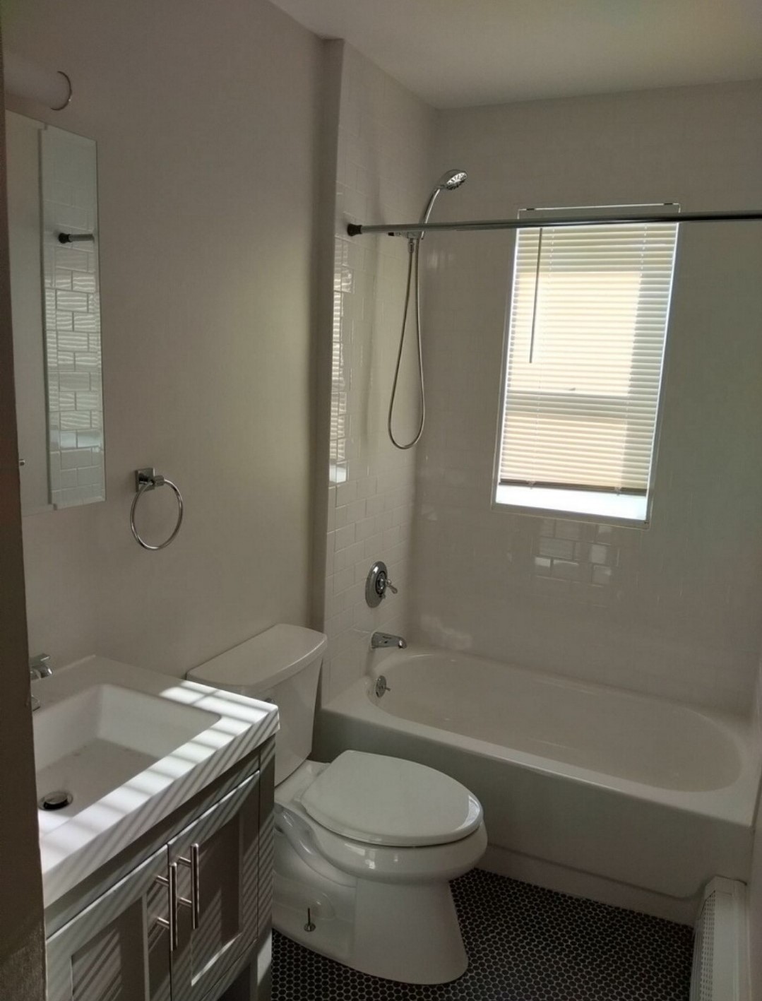 870 Moody St, Warrendale