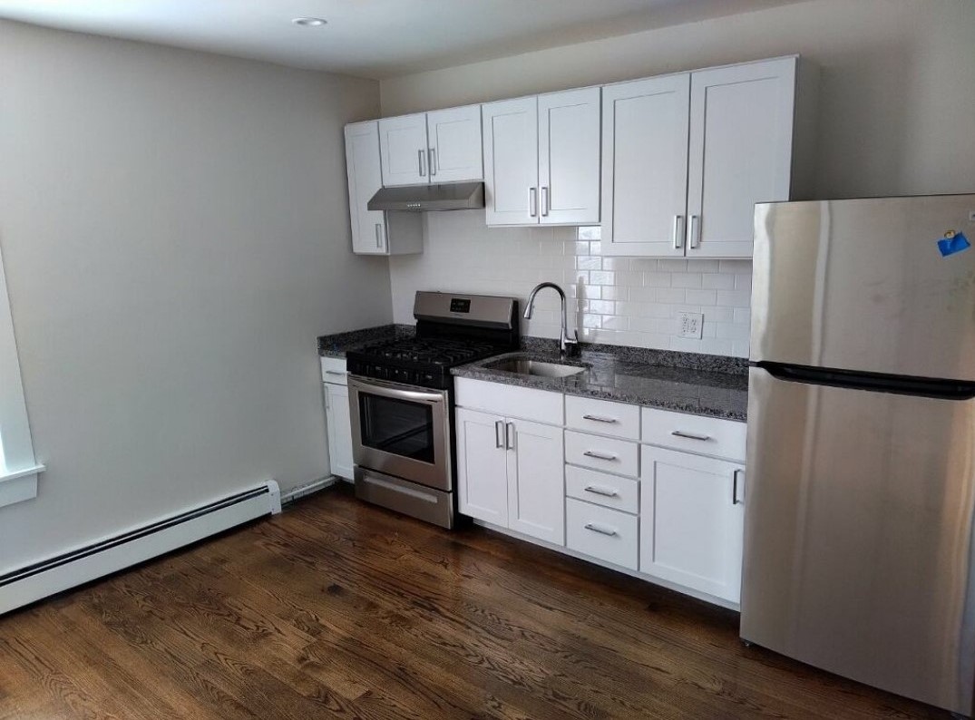 870 Moody St, Warrendale