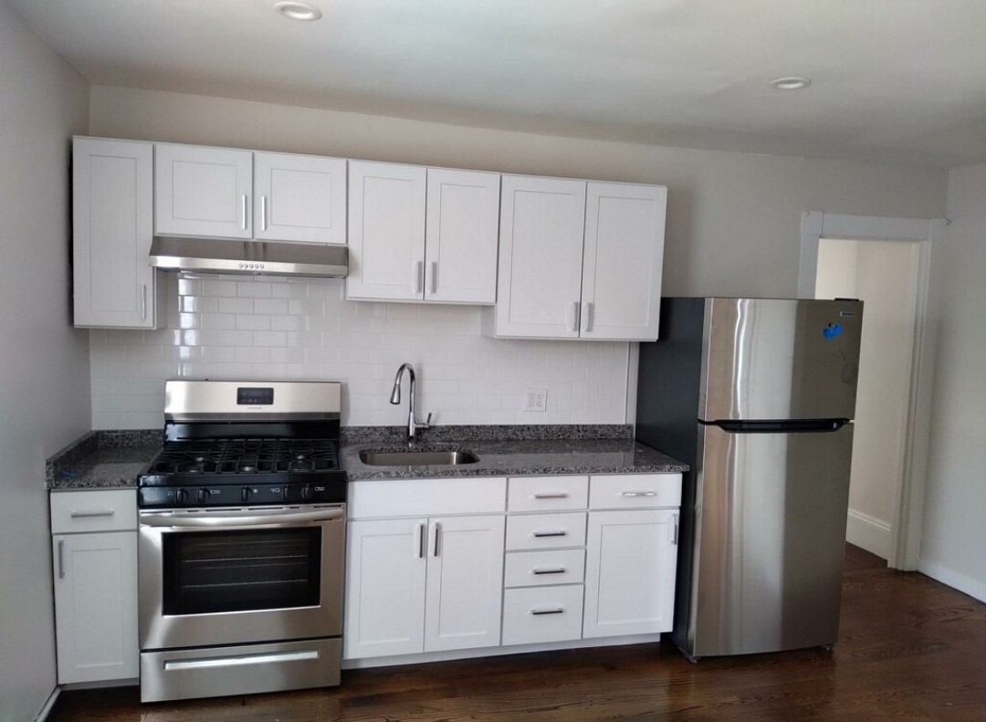 870 Moody St, Warrendale