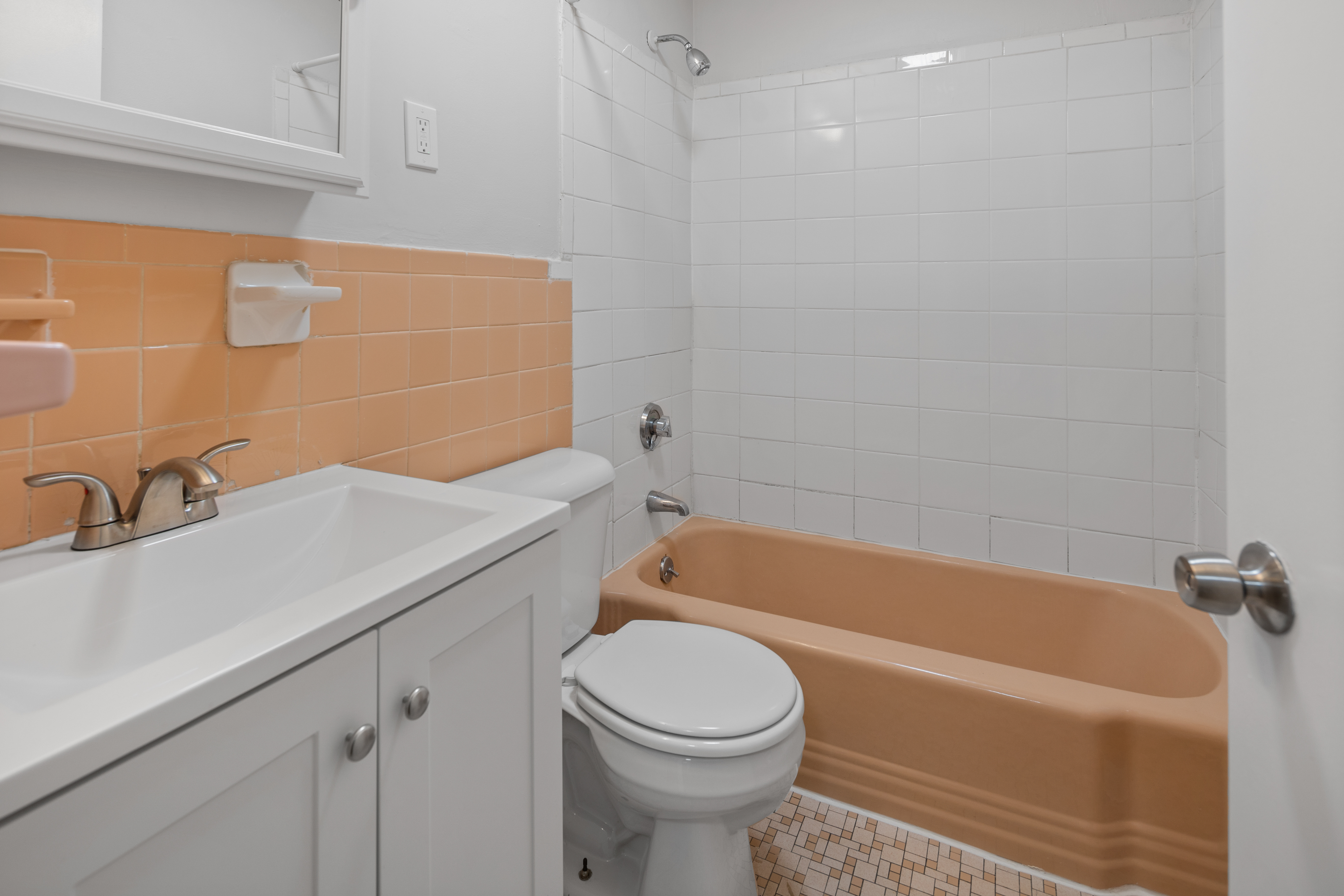 Photos of apartment on Cummins Highway,Boston MA 02126