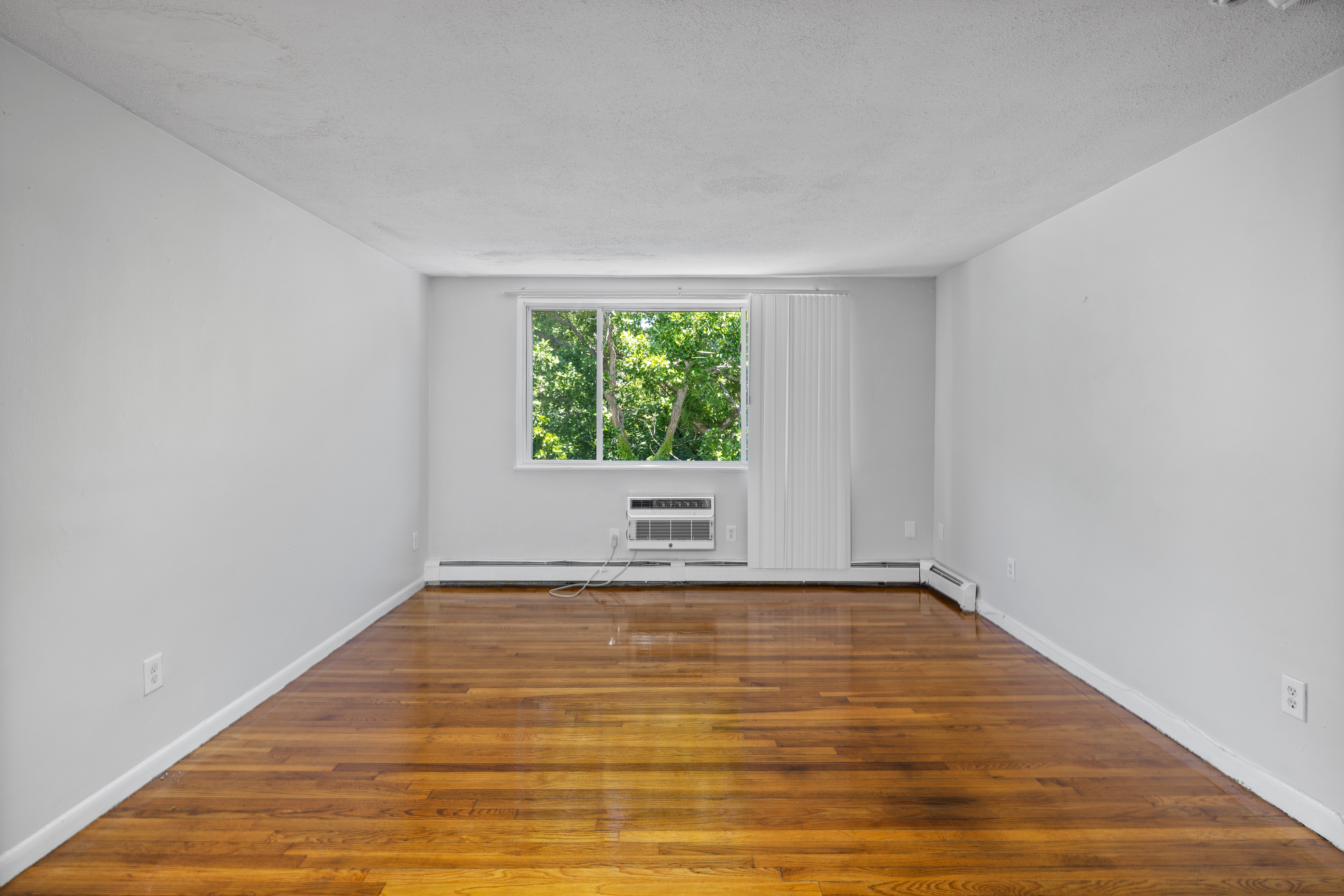 Photos of apartment on Cummins Highway,Boston MA 02126