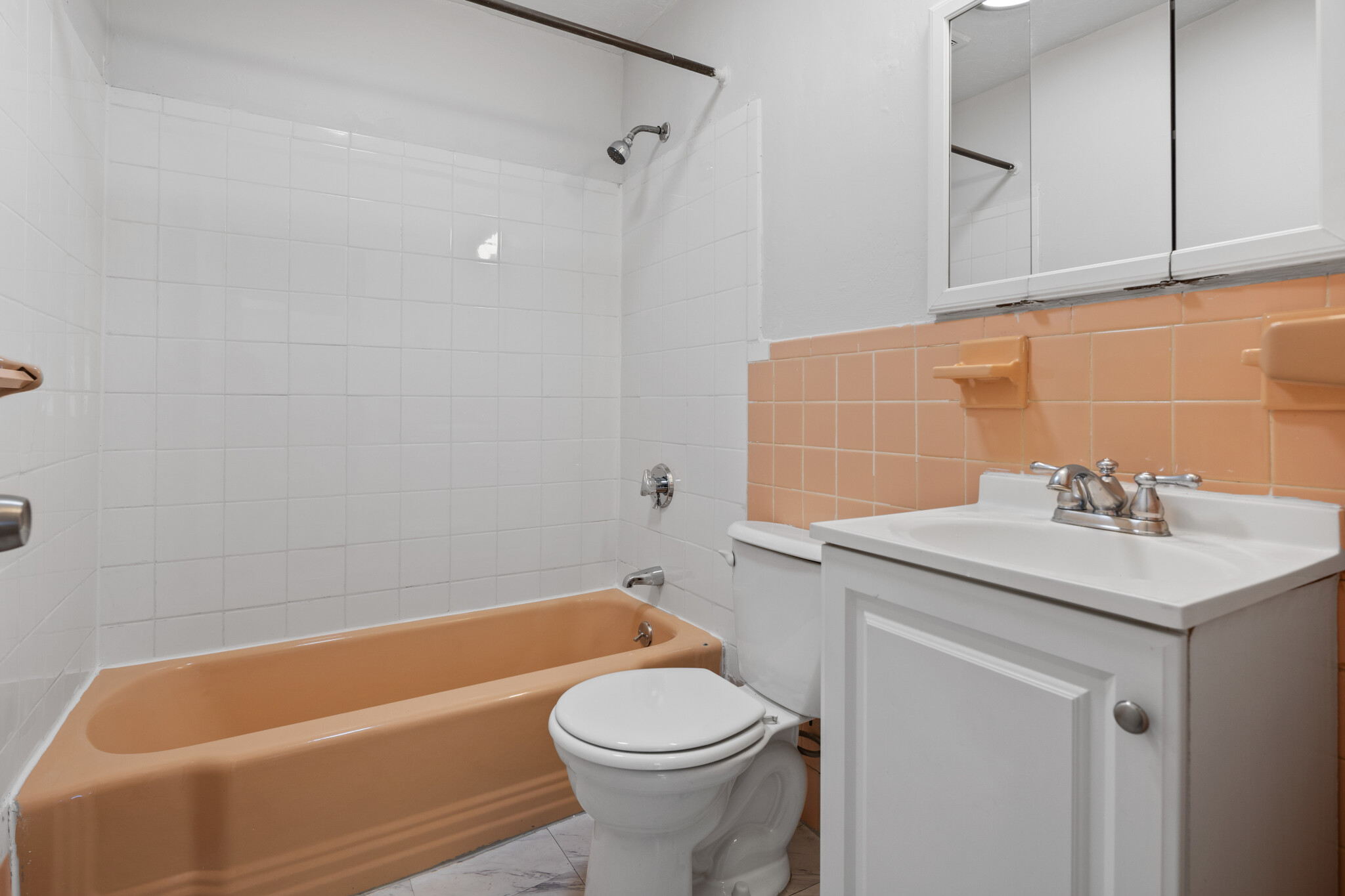 580 Cummins Hwy, Mattapan