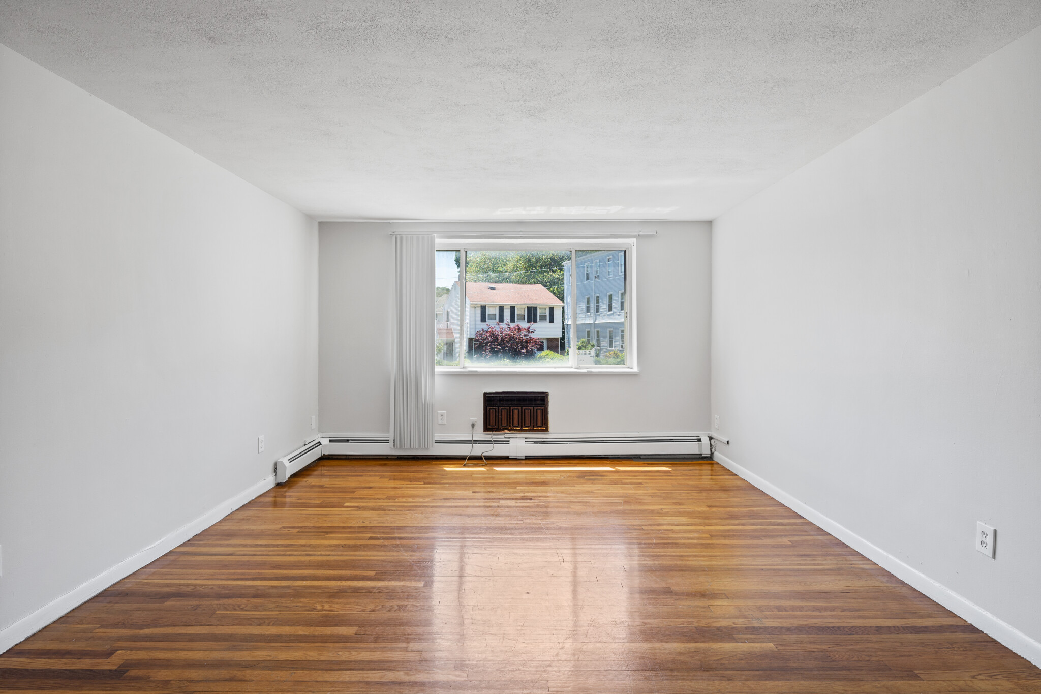 580 Cummins Hwy, Mattapan